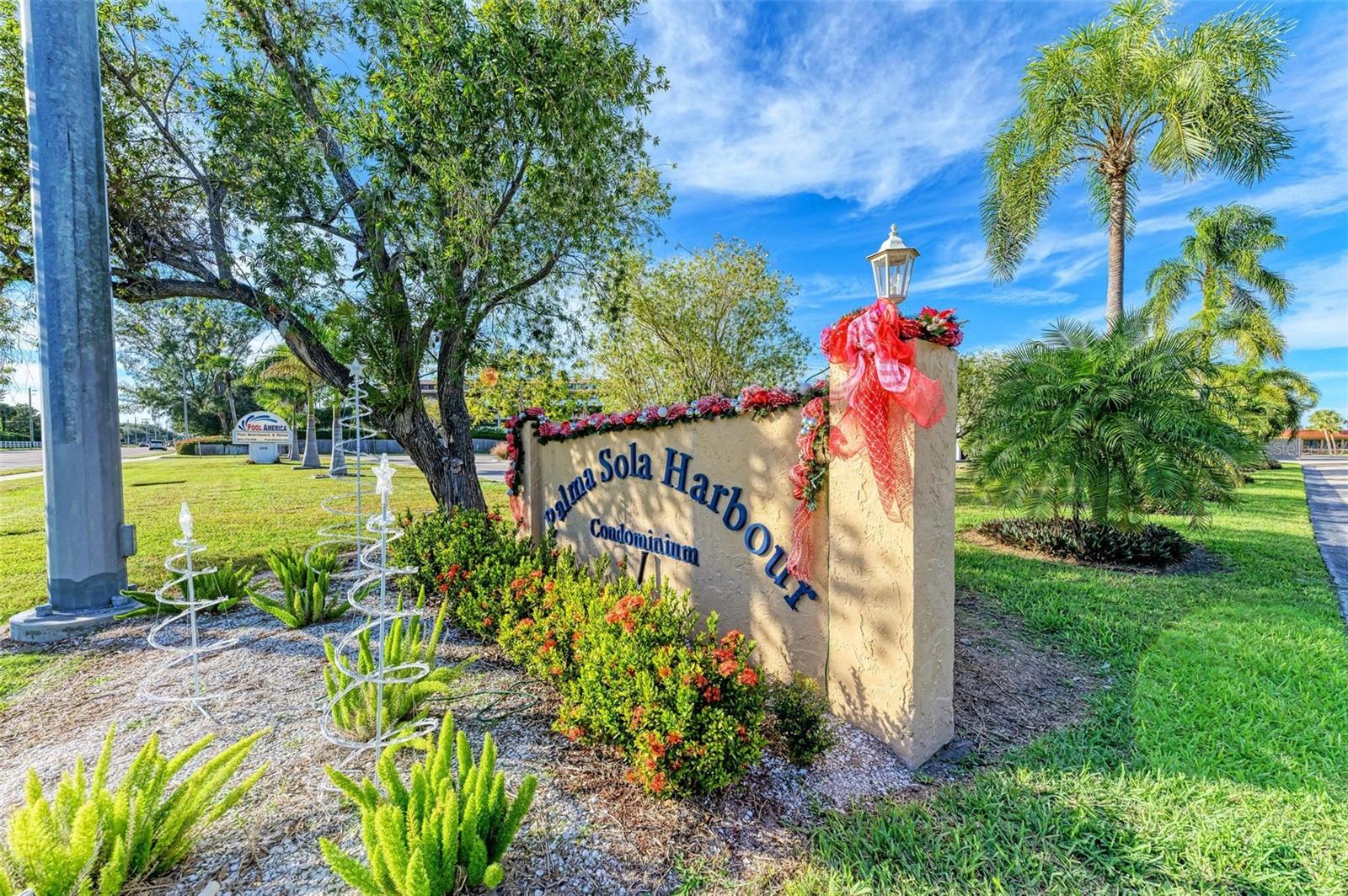 9409 CATALINA DR