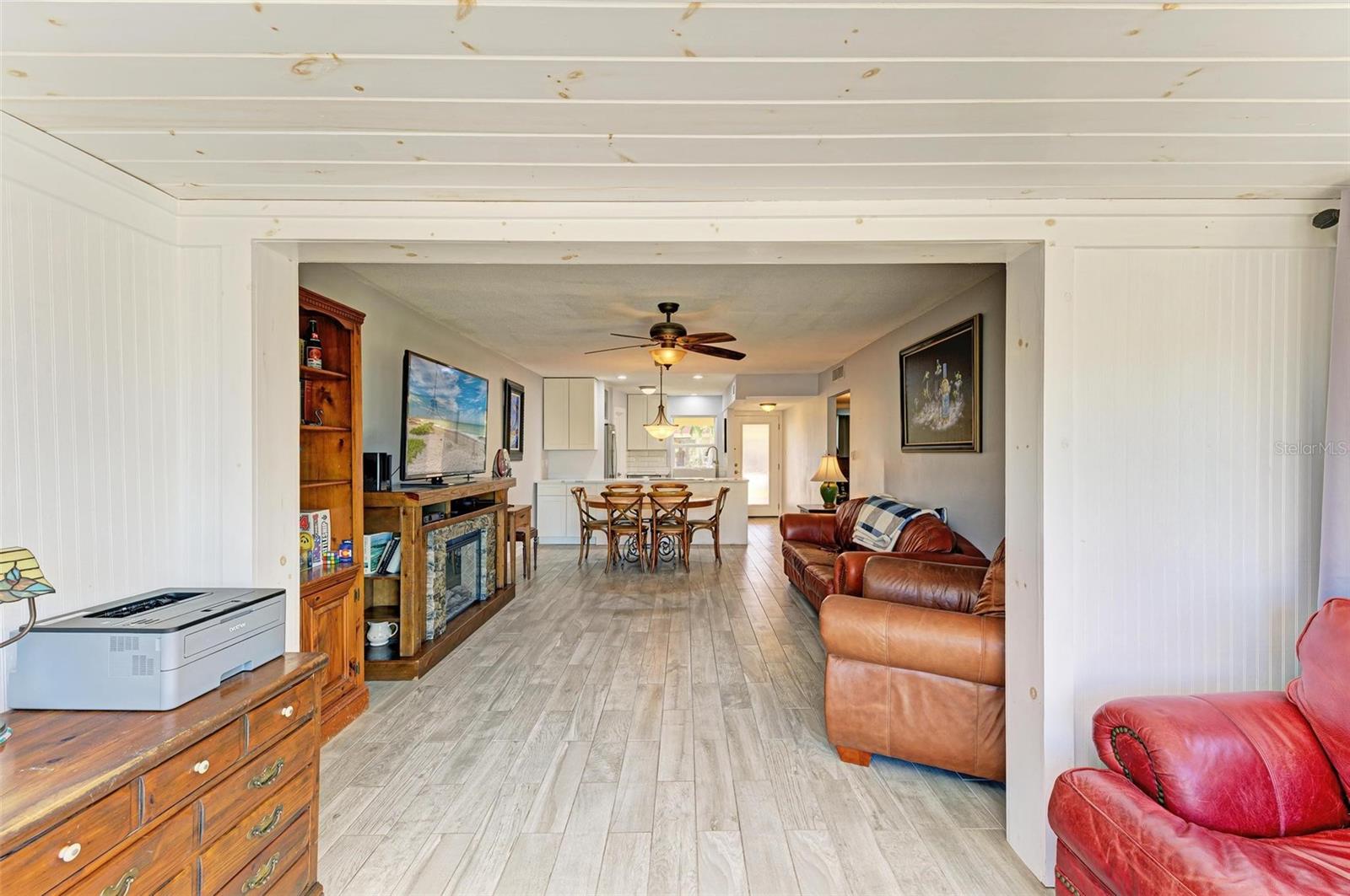 9409 CATALINA DR