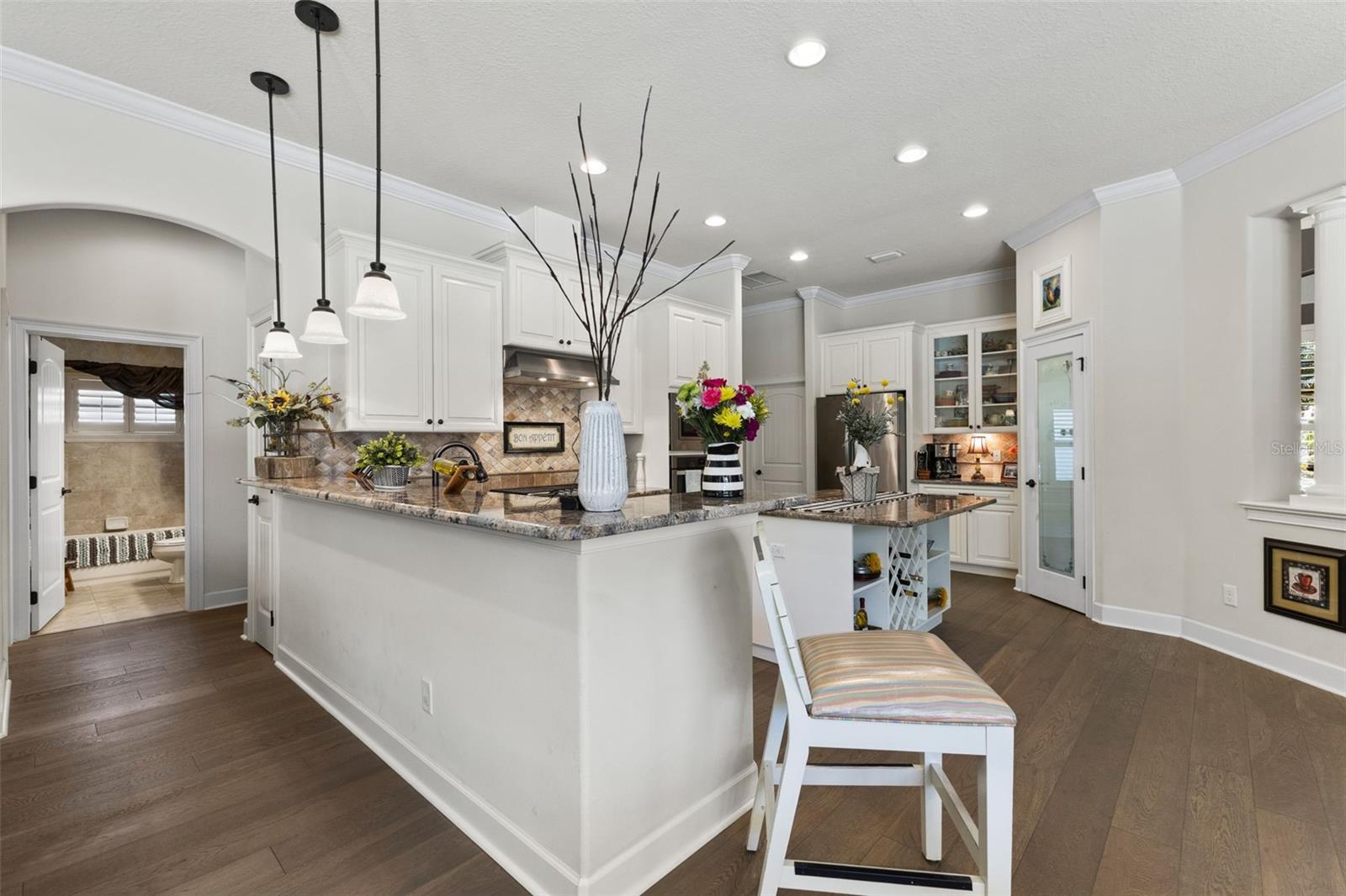 2152 MAJESTIC OAKS BLVD