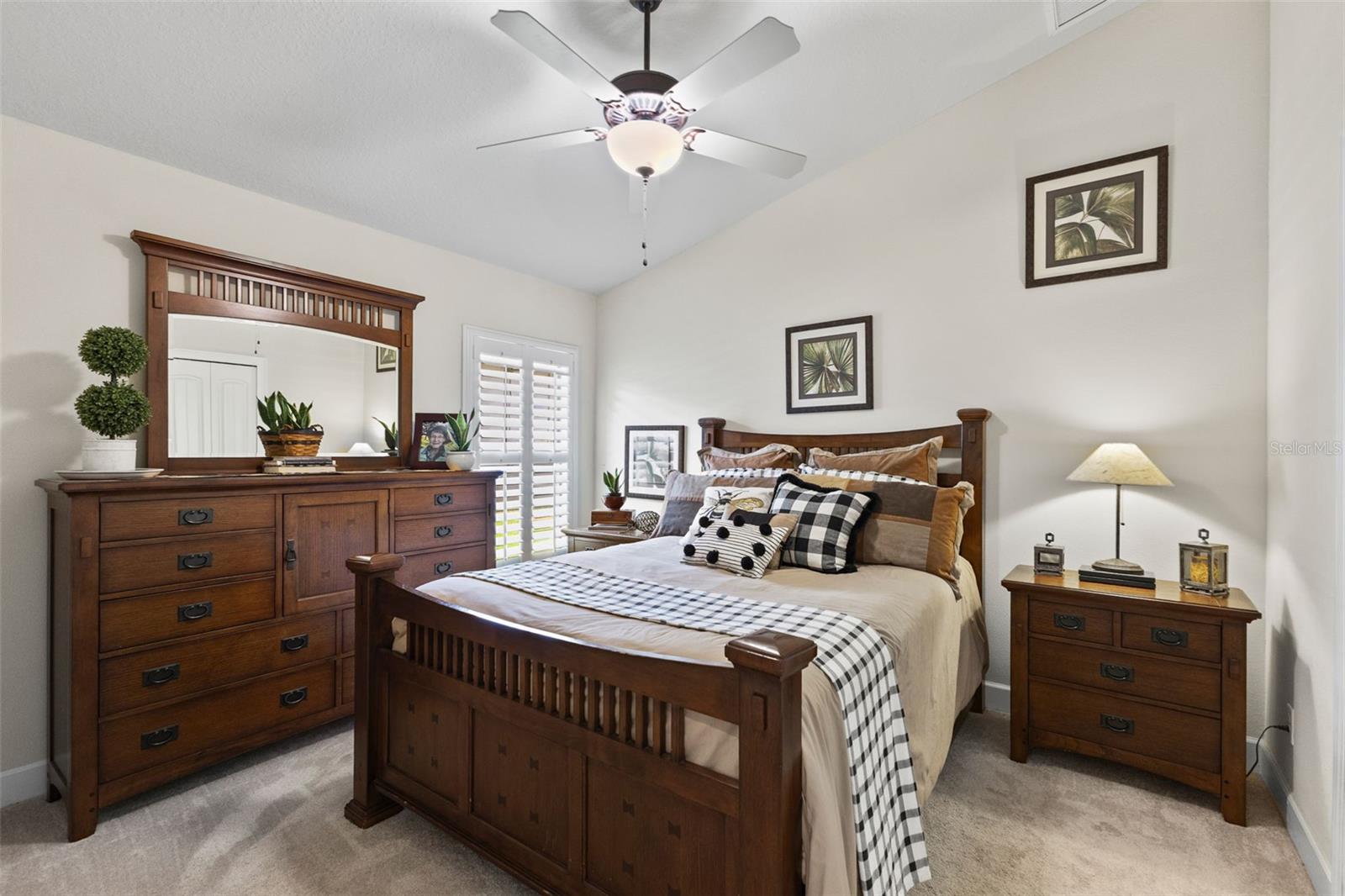 2152 MAJESTIC OAKS BLVD