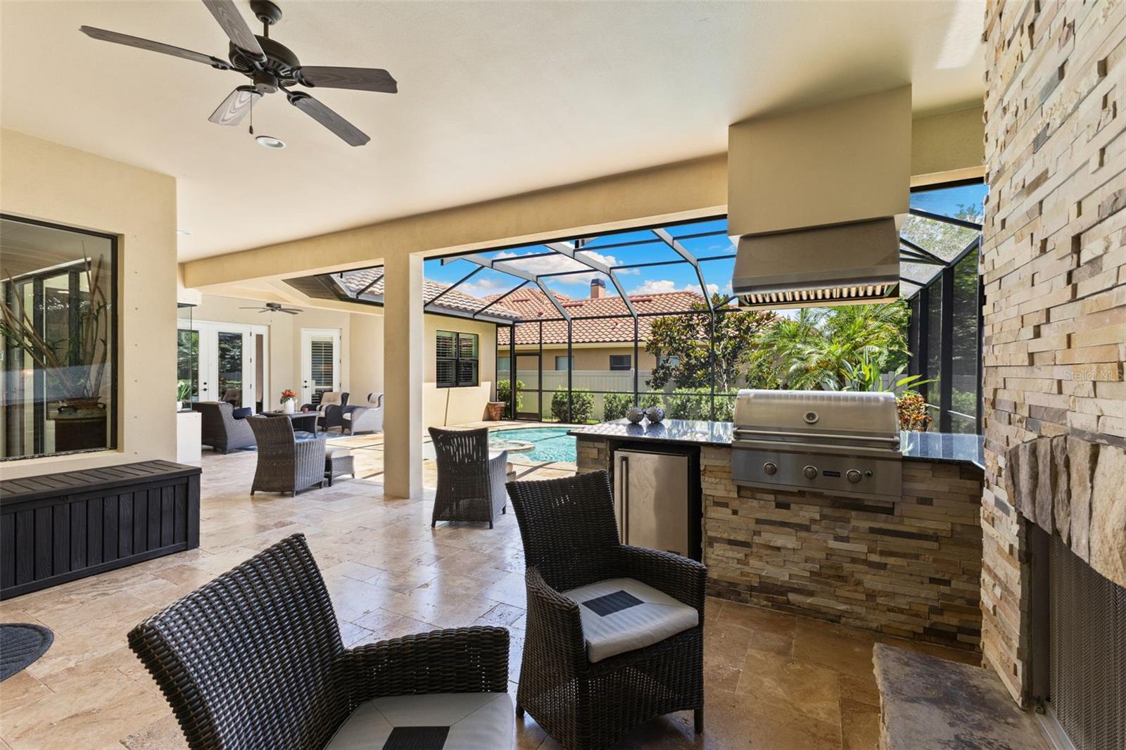 2152 MAJESTIC OAKS BLVD