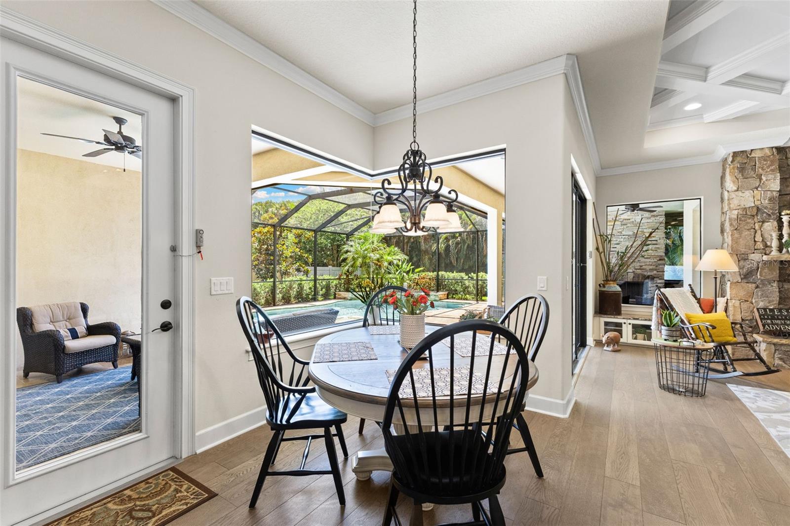 2152 MAJESTIC OAKS BLVD