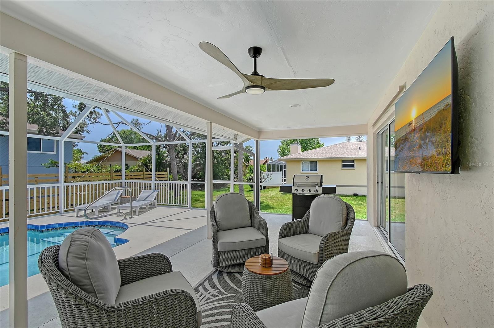 1626 RIDGEWOOD LN
