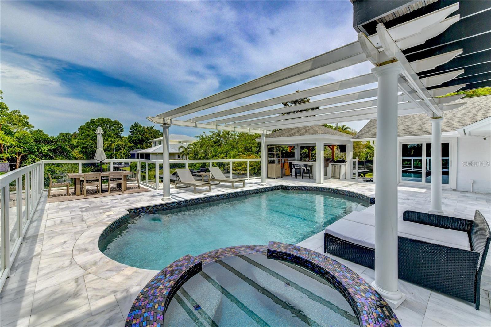 1720 SPRING CREEK DR