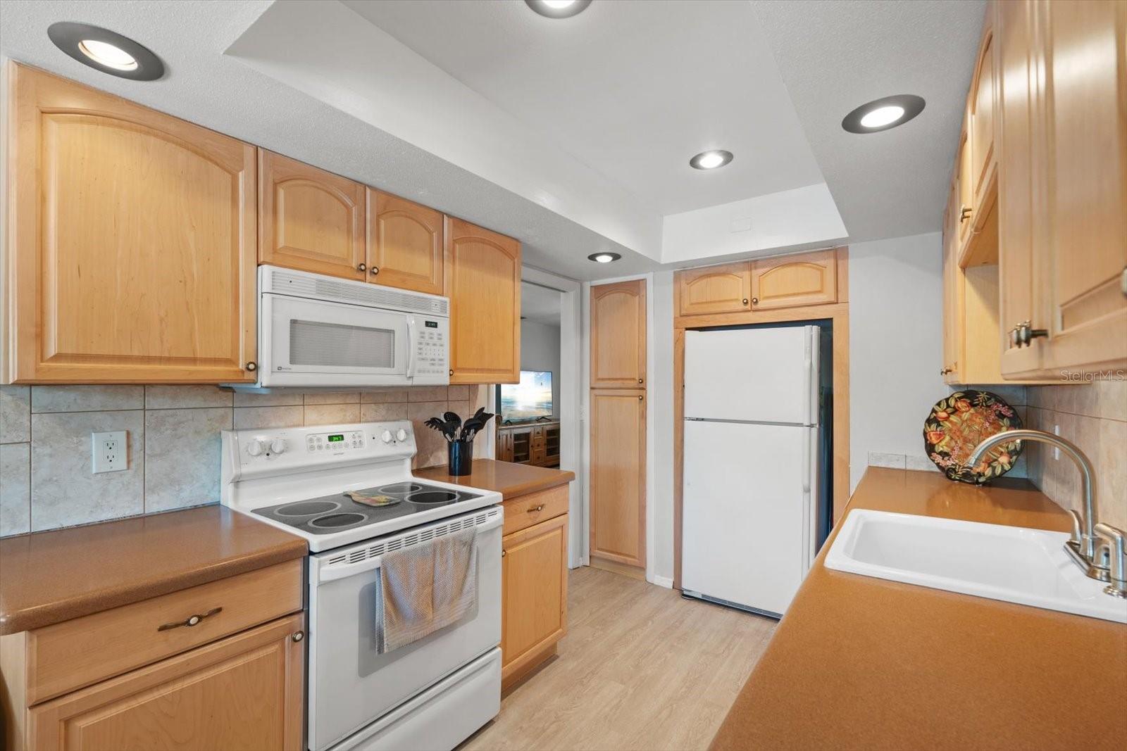 2503 BENEVA RD #7