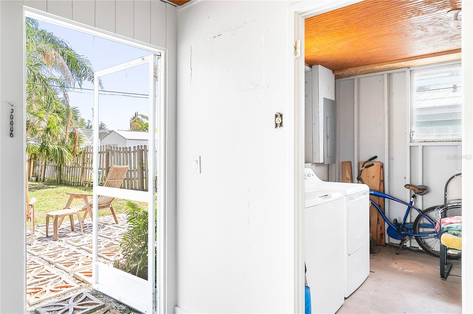 302 PAVONIA RD