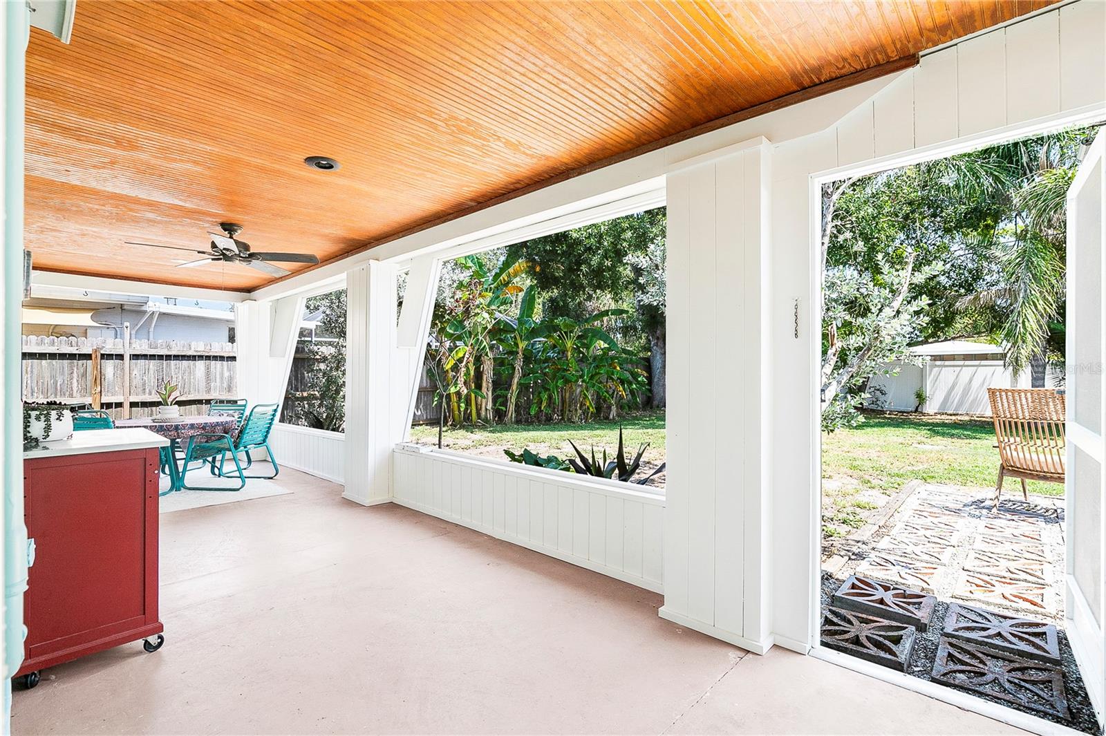 302 PAVONIA RD