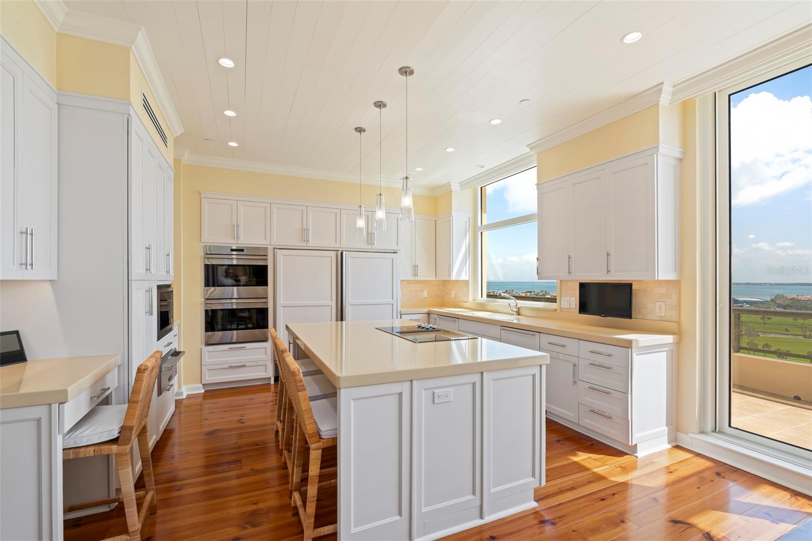 435 L AMBIANCE DR #PH-J