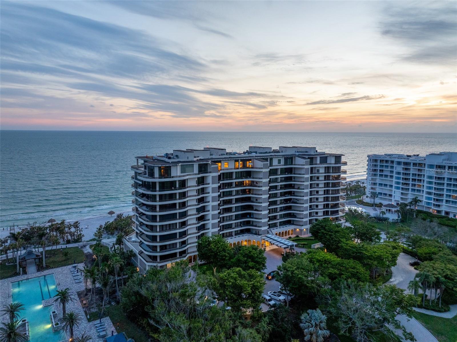 435 L AMBIANCE DR #PH-J