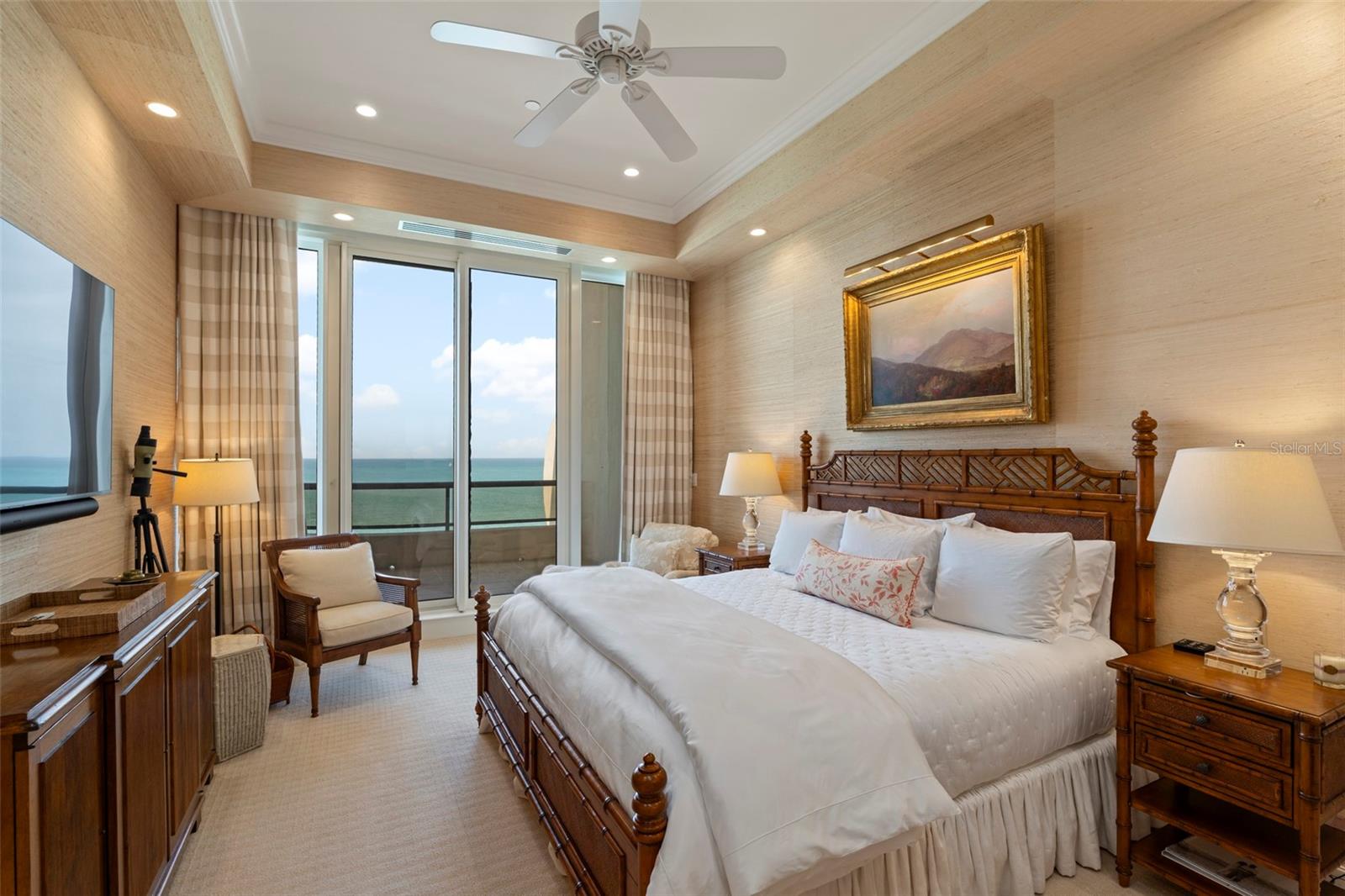 435 L AMBIANCE DR #PH-J