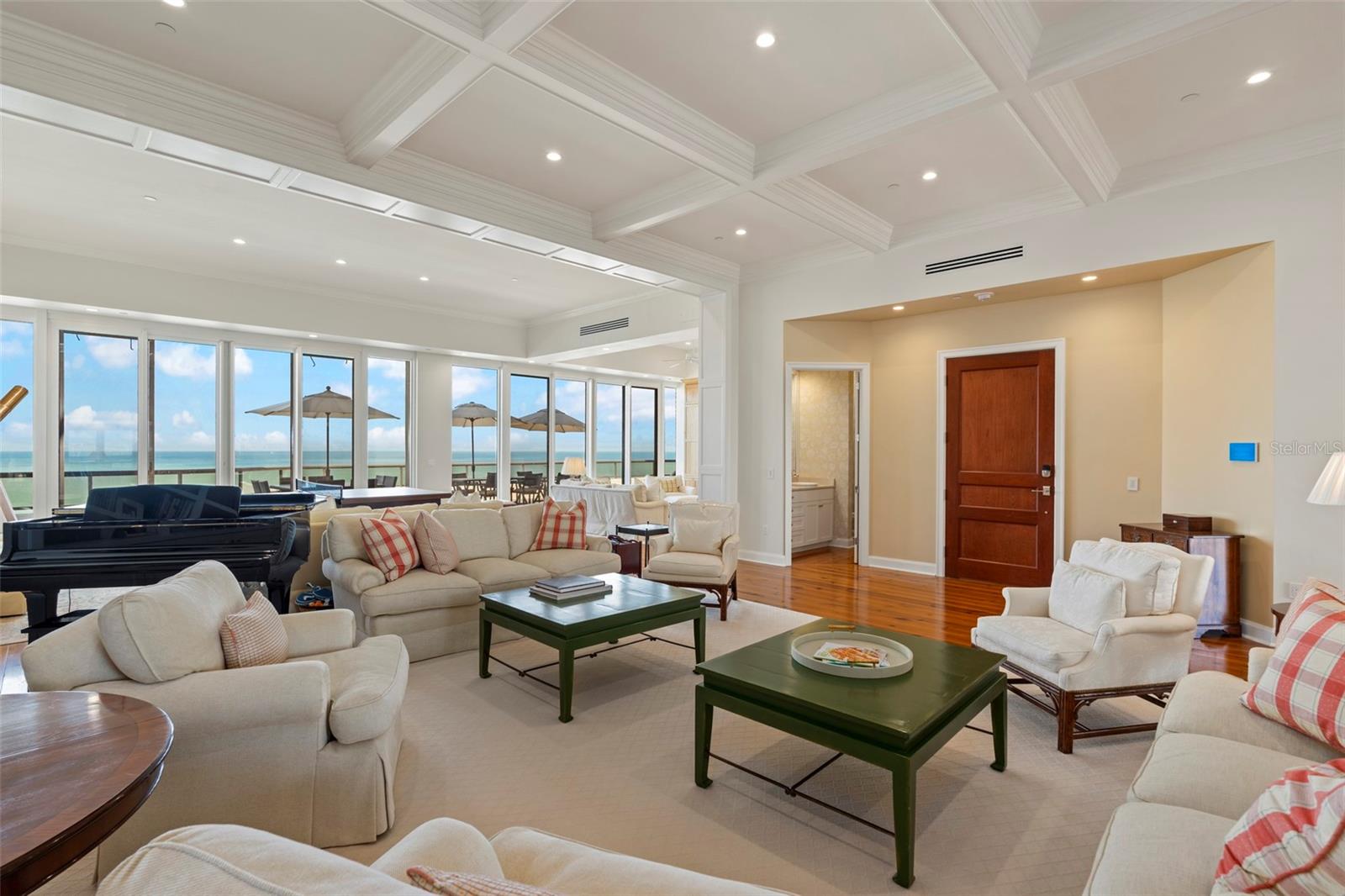 435 L AMBIANCE DR #PH-J