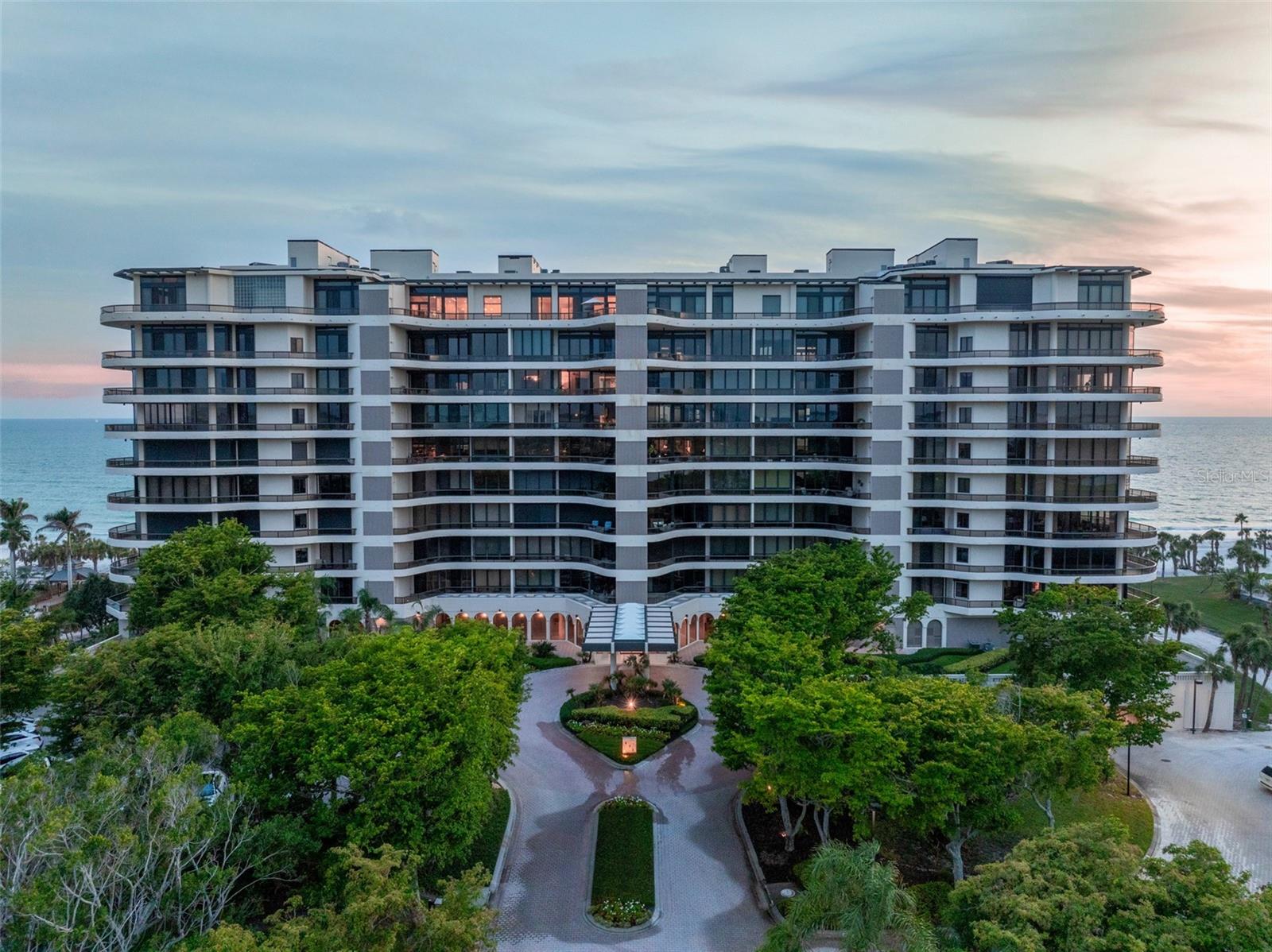 435 L AMBIANCE DR #PH-J