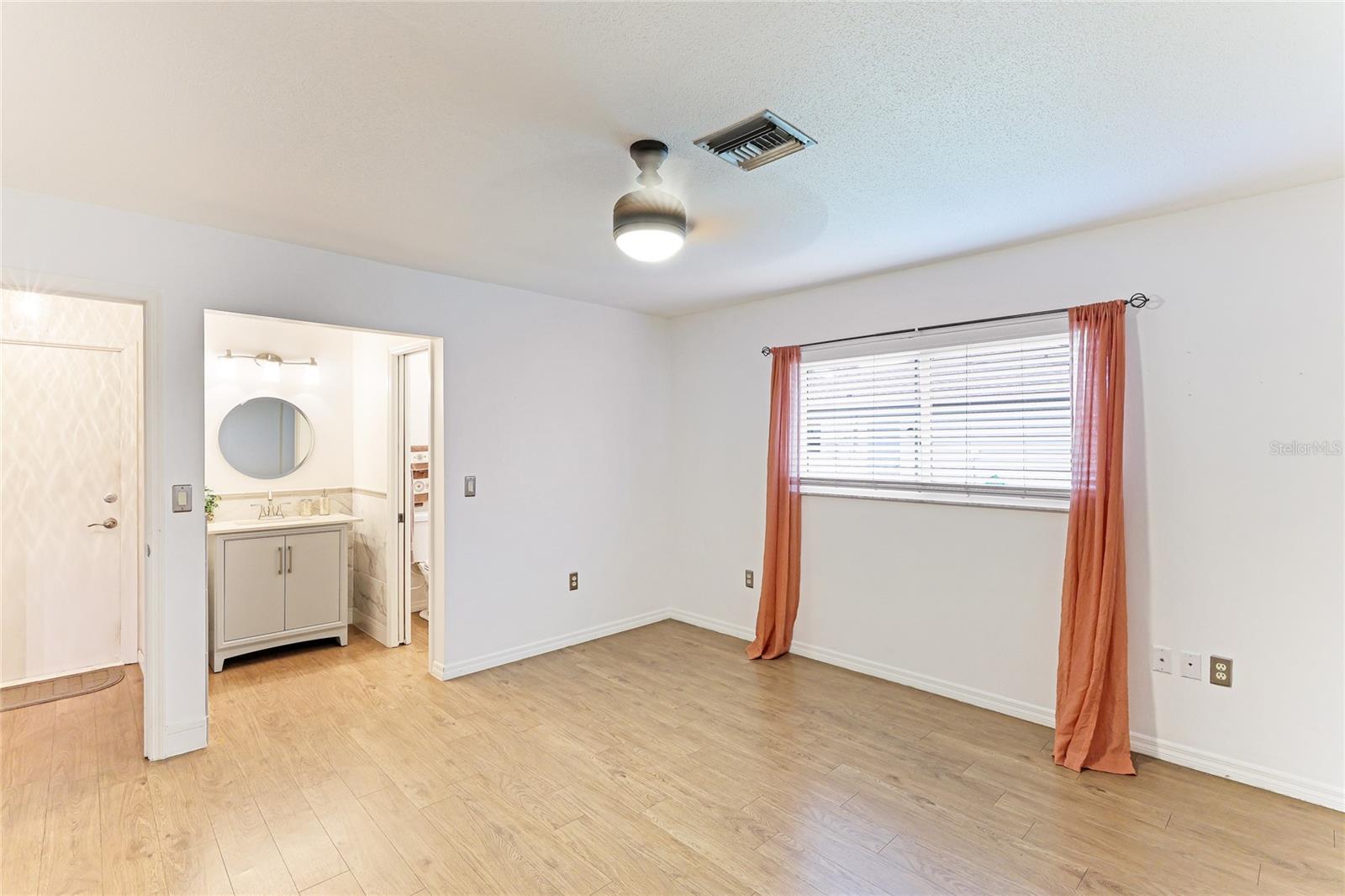 5329 ANSONIA TER