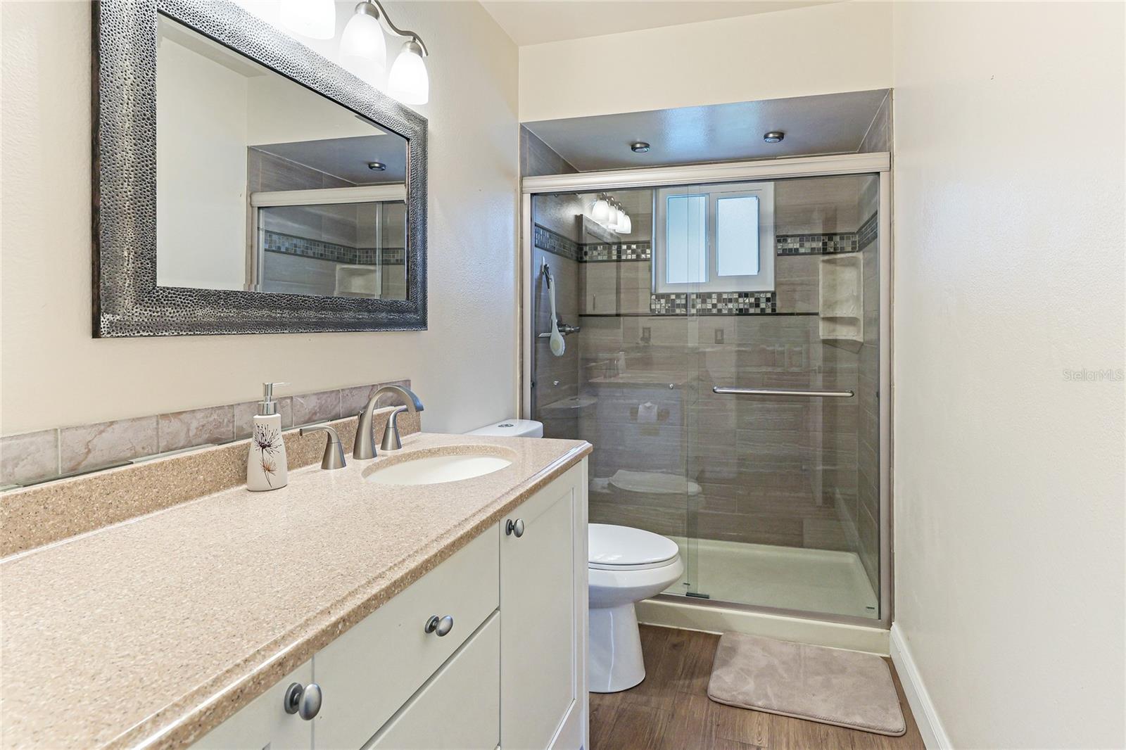 5329 ANSONIA TER