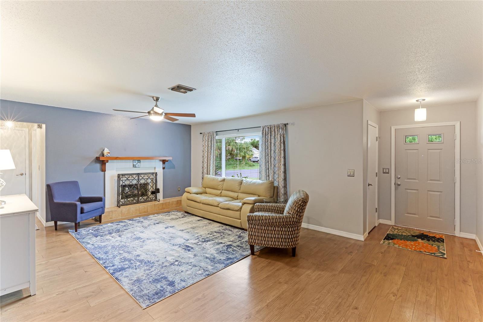 5329 ANSONIA TER