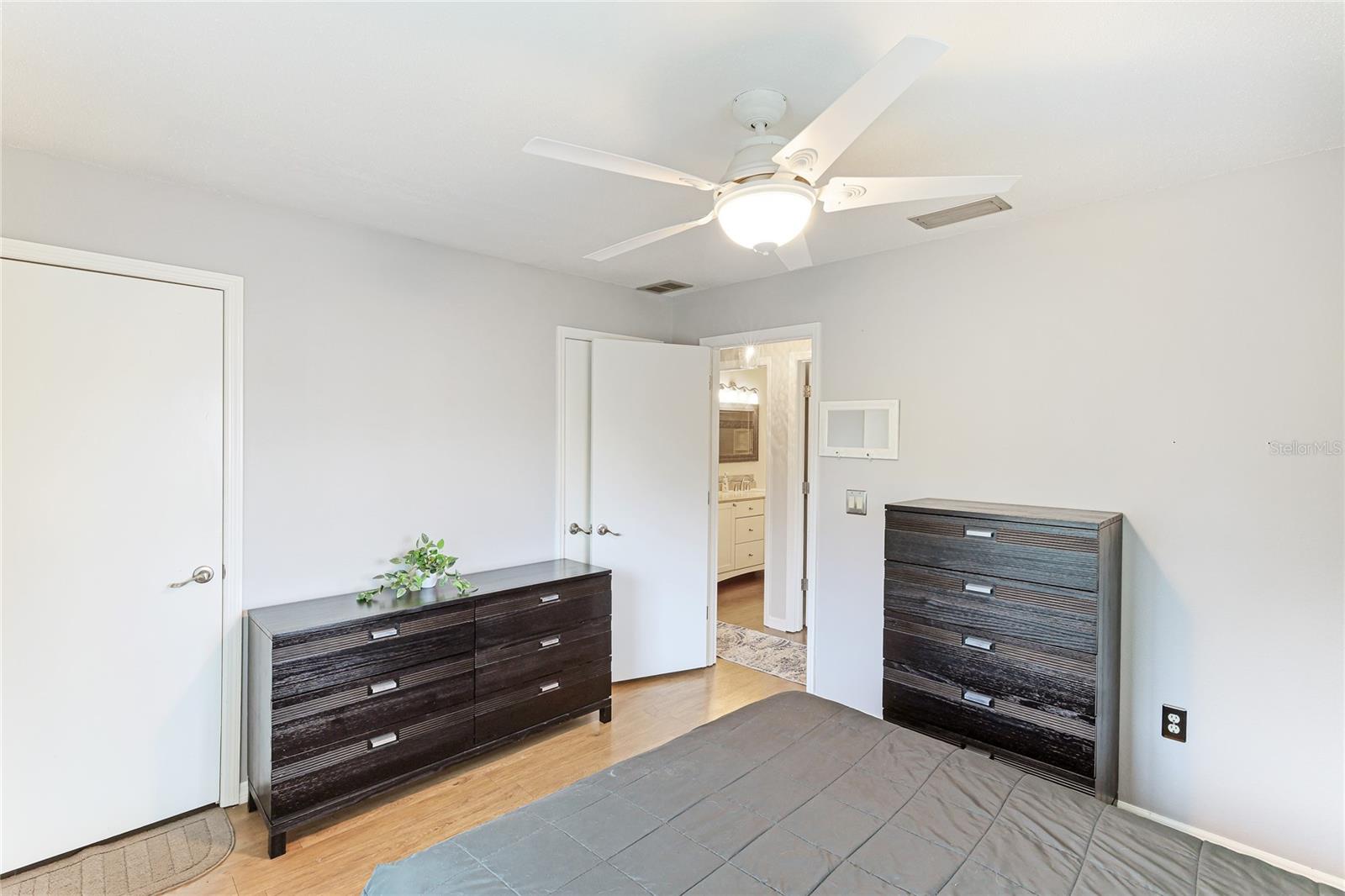 5329 ANSONIA TER