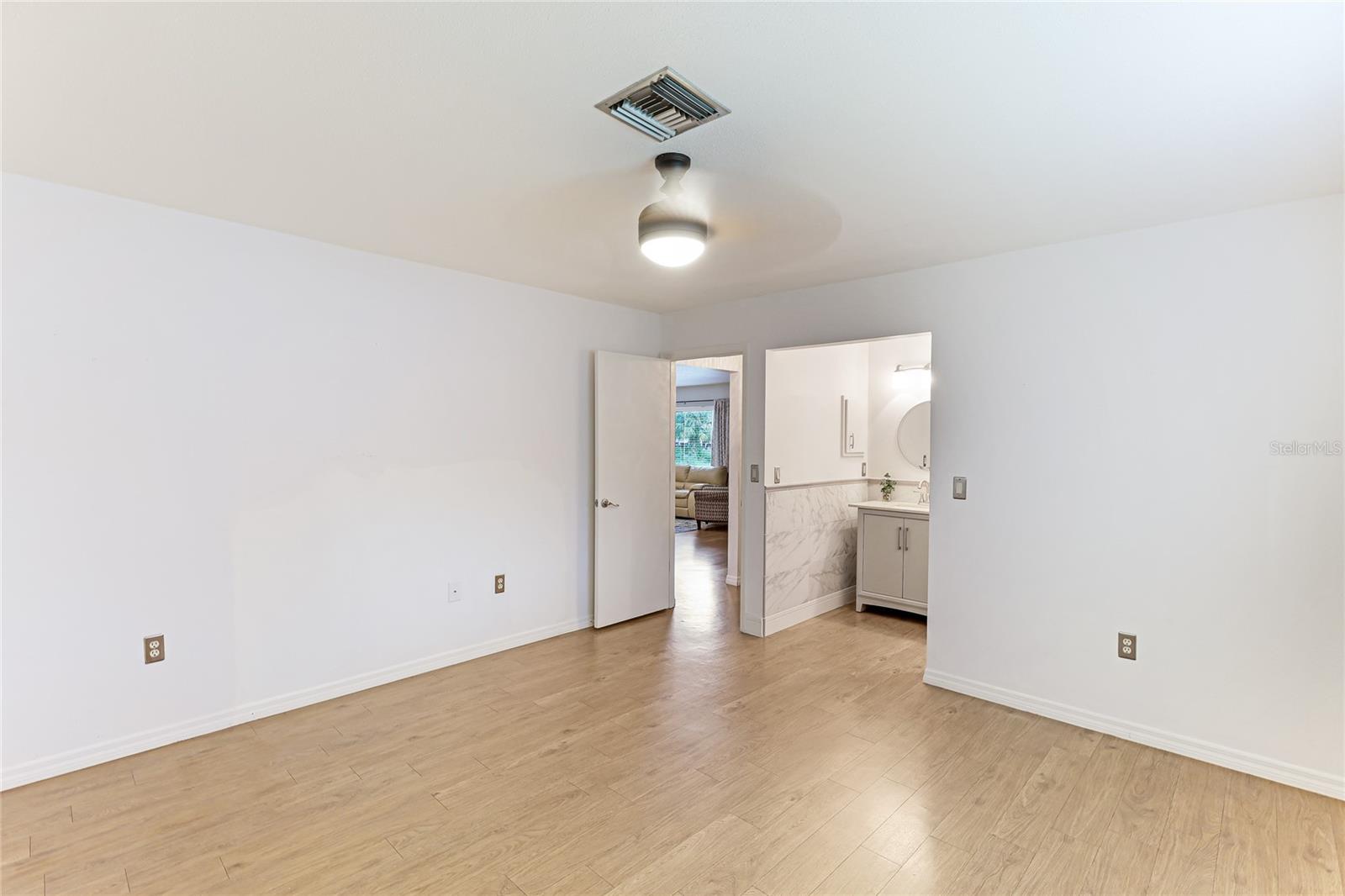 5329 ANSONIA TER