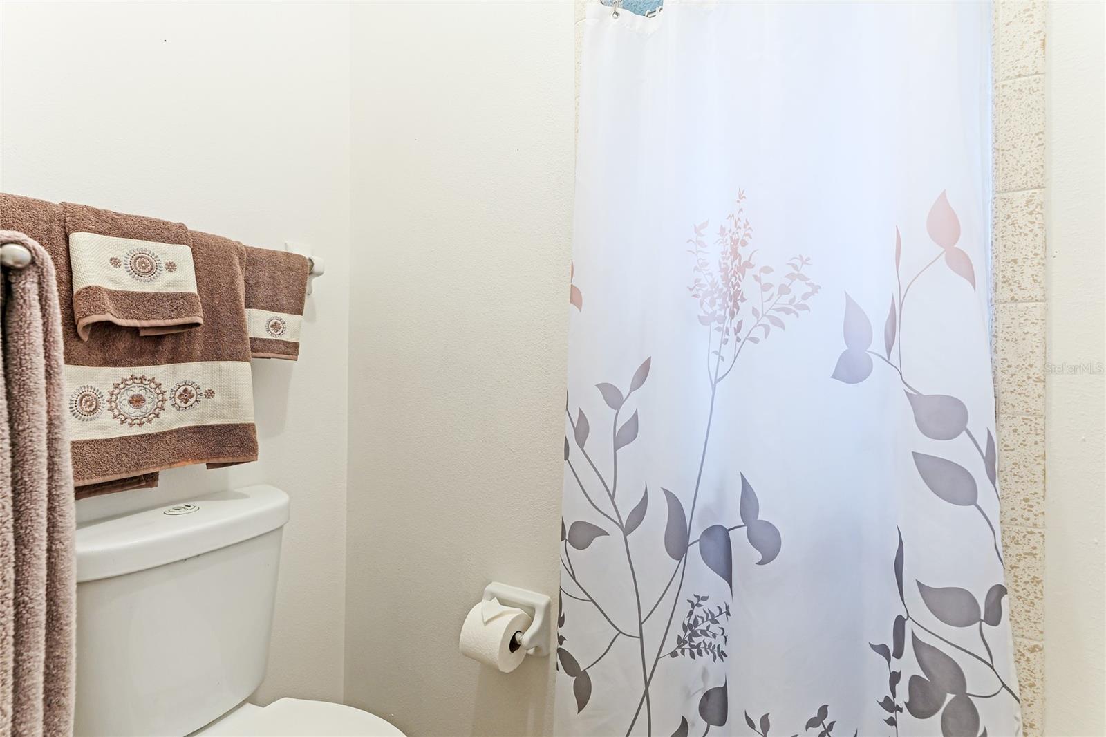 5329 ANSONIA TER