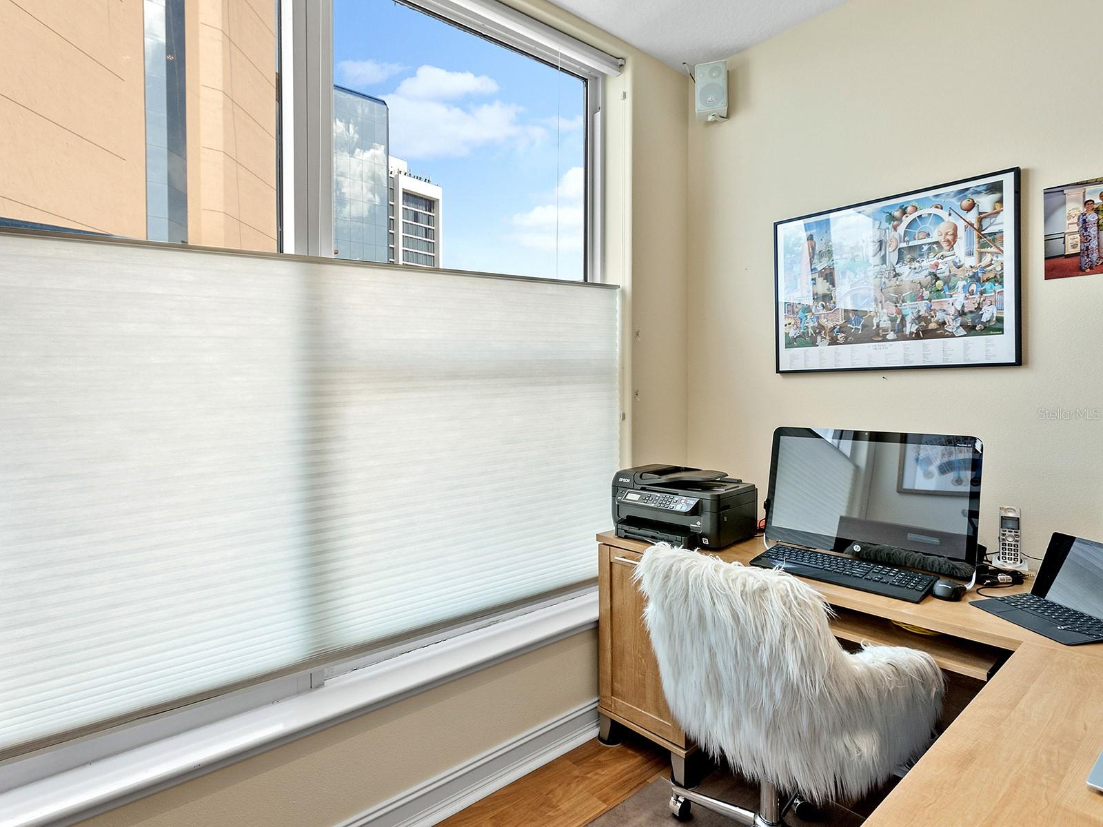 1233 N GULFSTREAM AVE #401