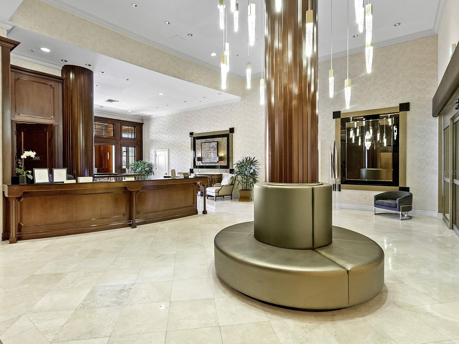 1233 N GULFSTREAM AVE #401