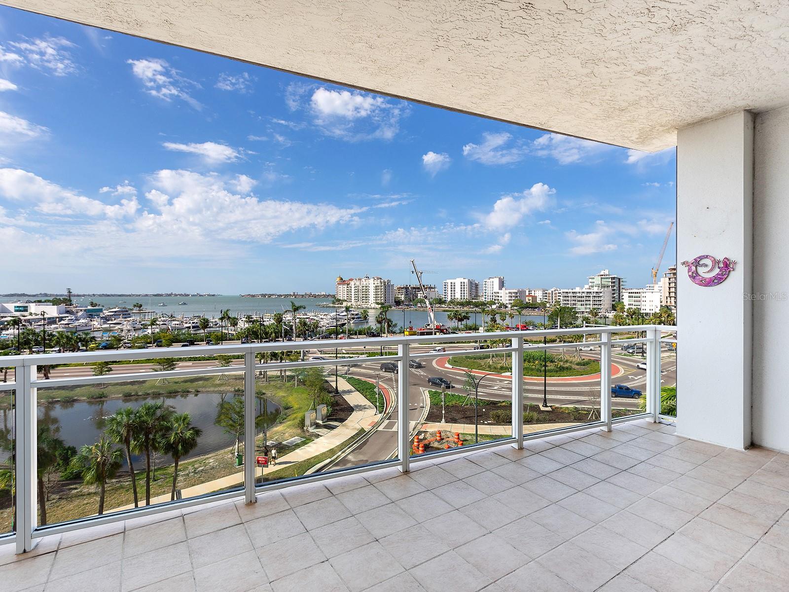 1233 N GULFSTREAM AVE #401