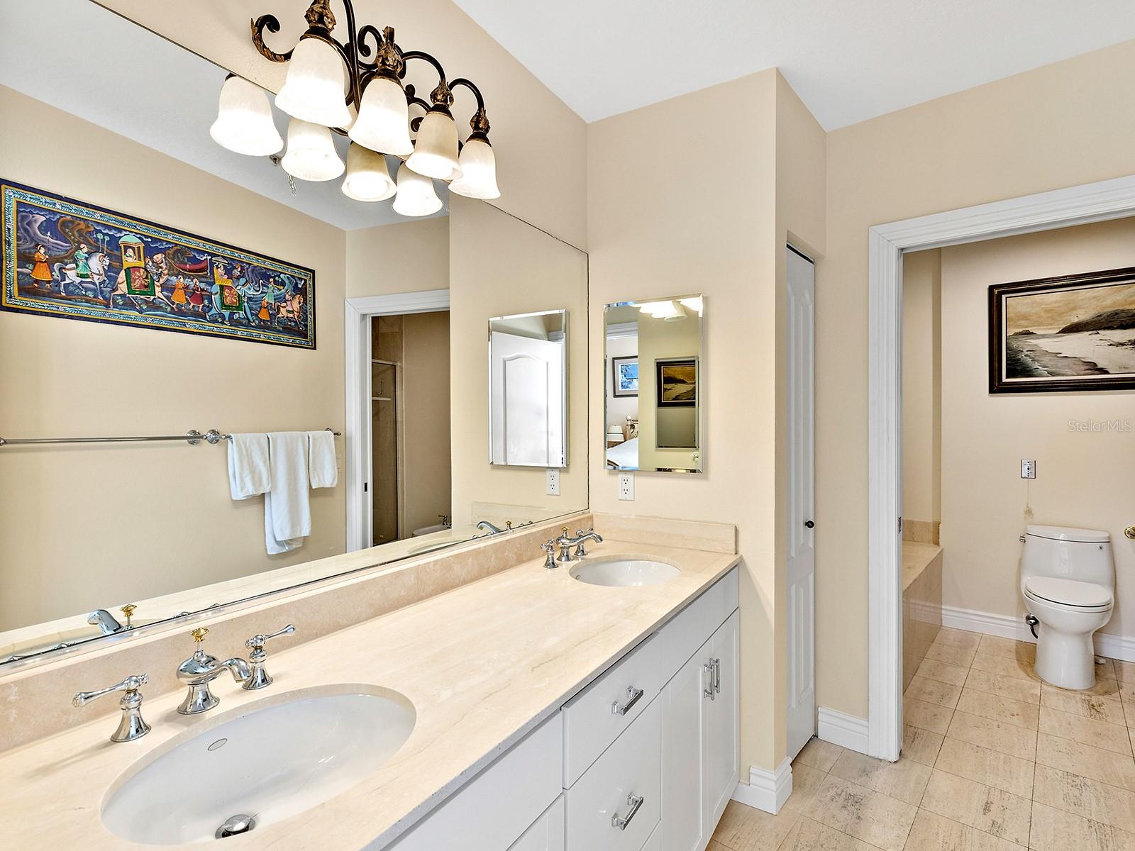 1233 N GULFSTREAM AVE #401