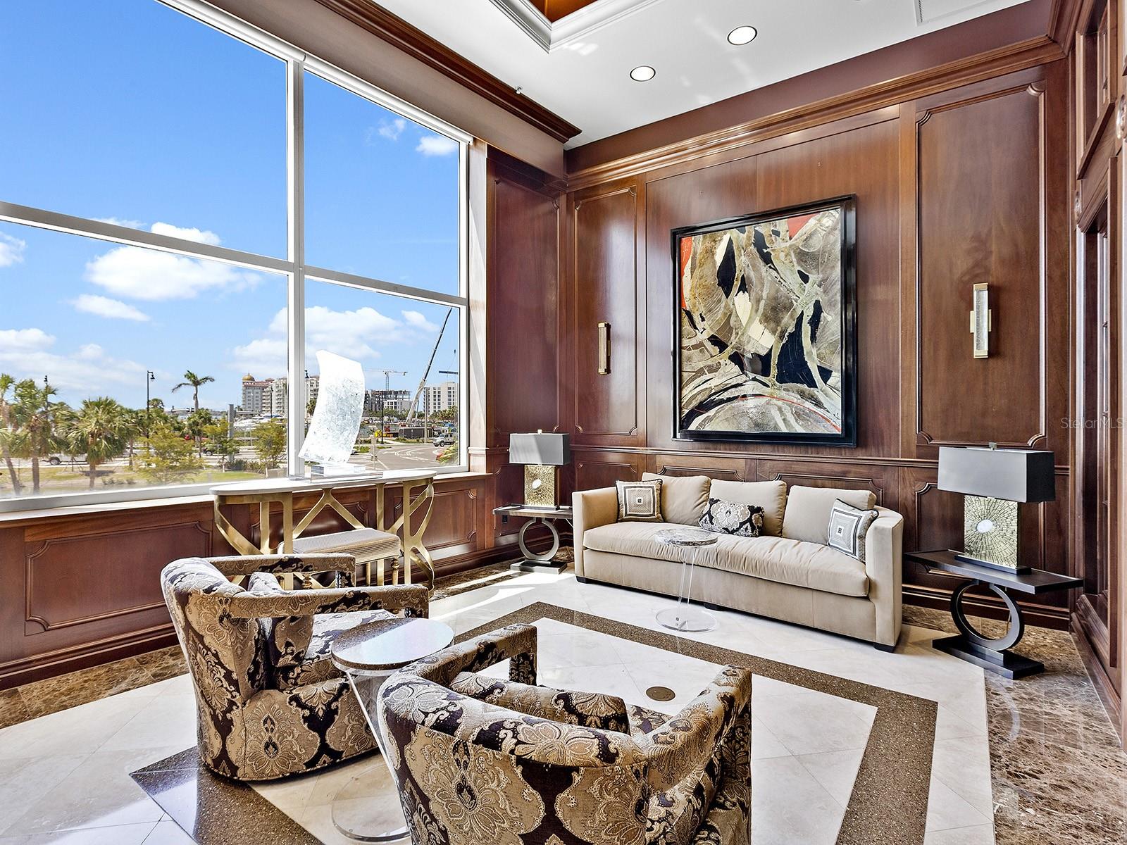 1233 N GULFSTREAM AVE #401