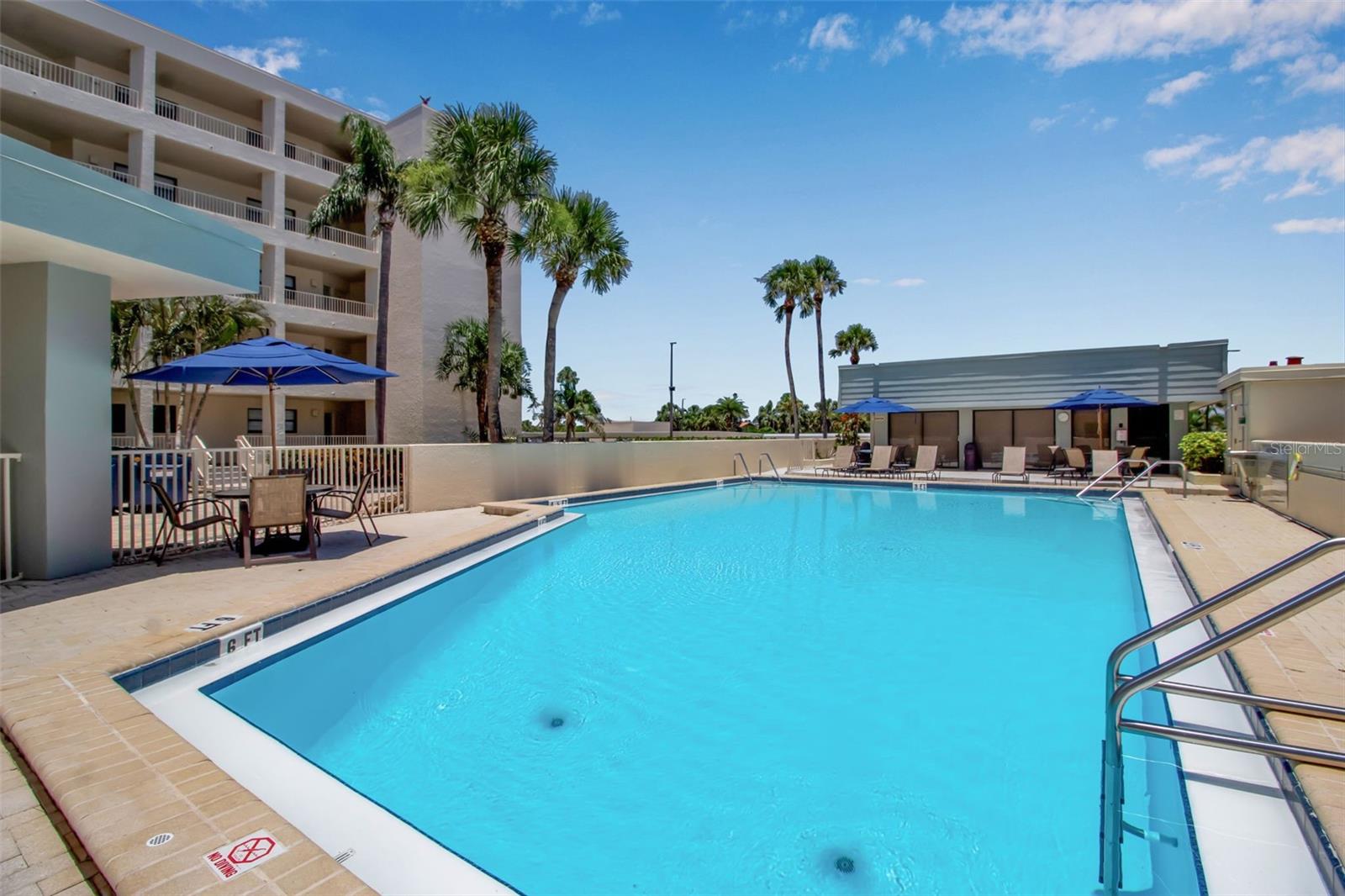 5740 MIDNIGHT PASS RD #405