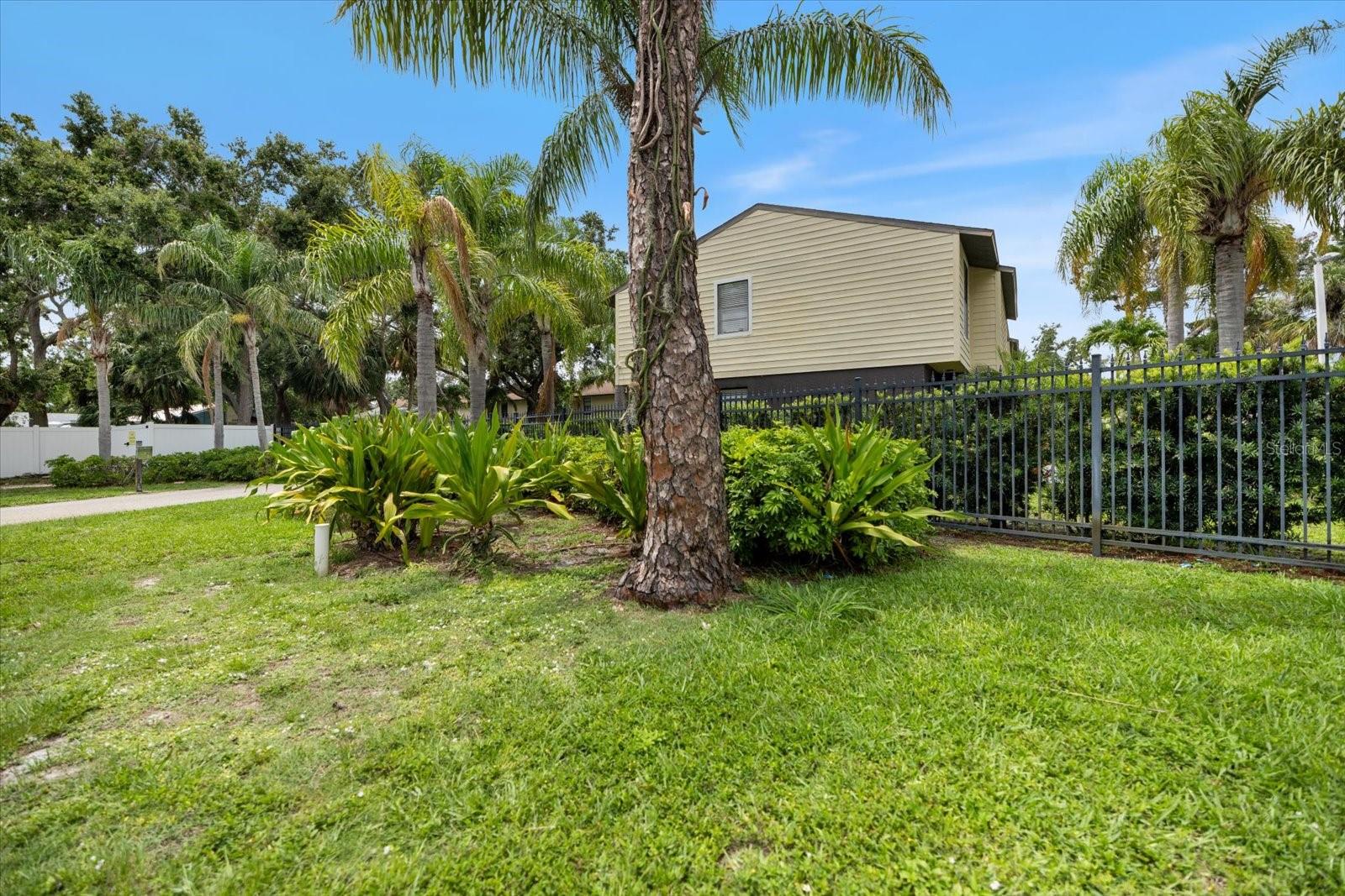 960 HIGHLAND ST #B-3