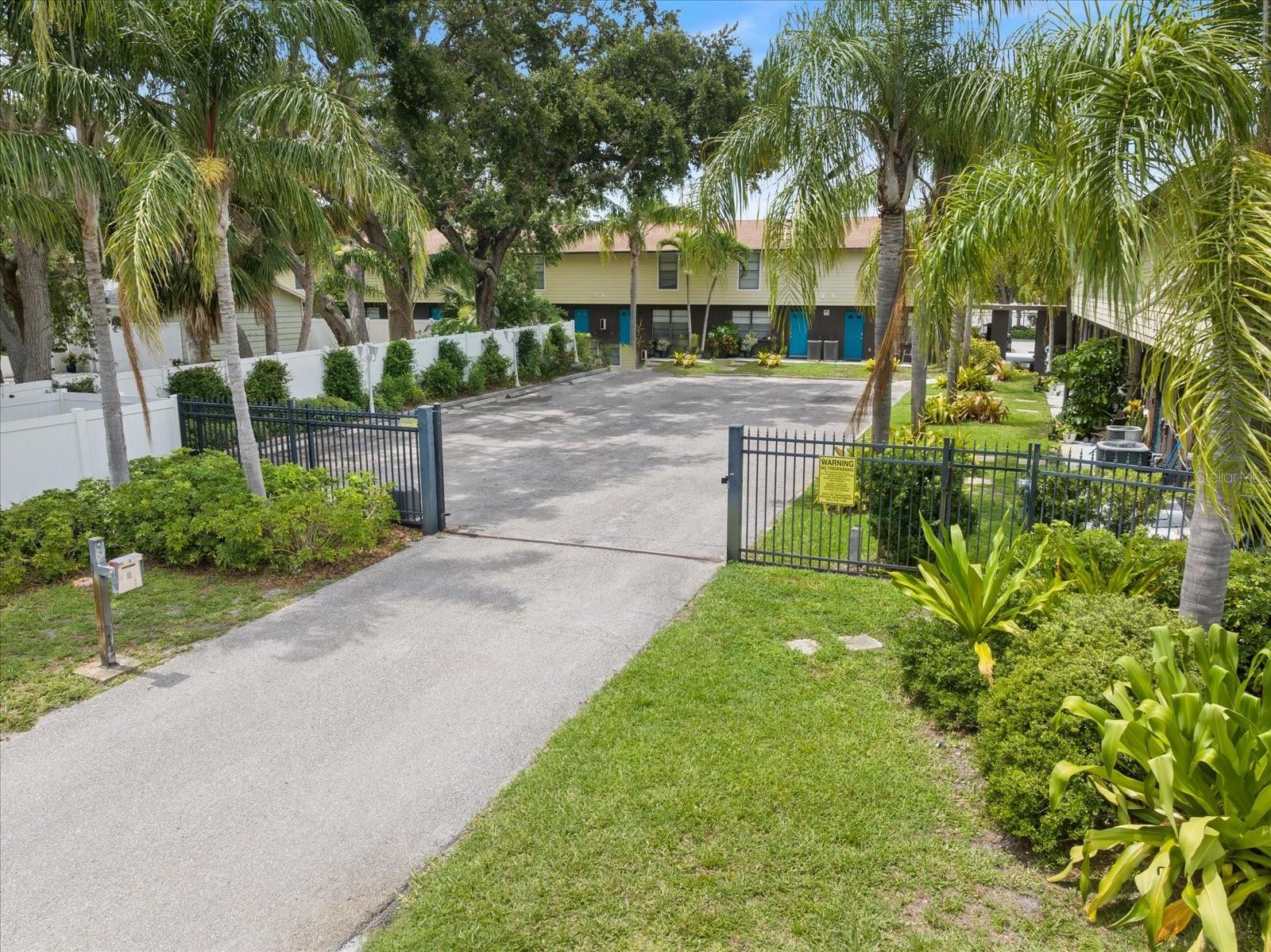 960 HIGHLAND ST #B-3