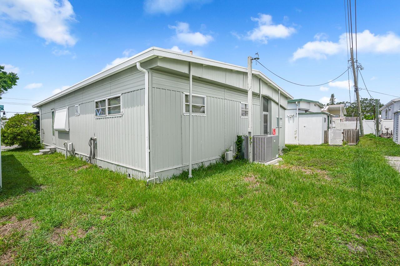 719 50TH AVENUE TER W