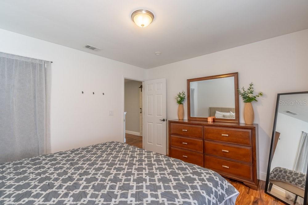 7843 CAMERON CIR