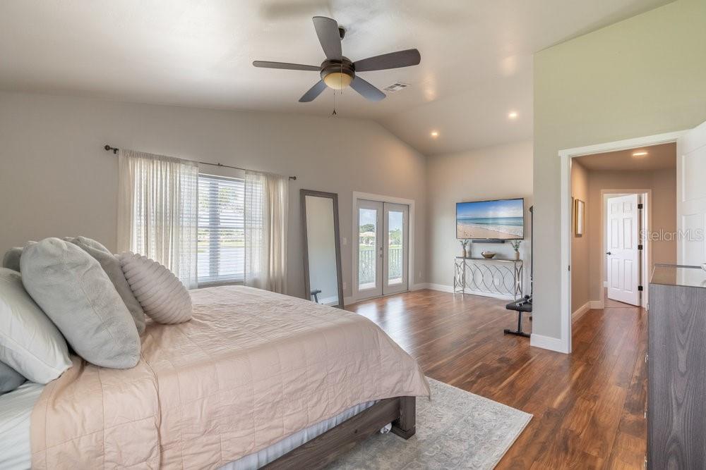 7843 CAMERON CIR
