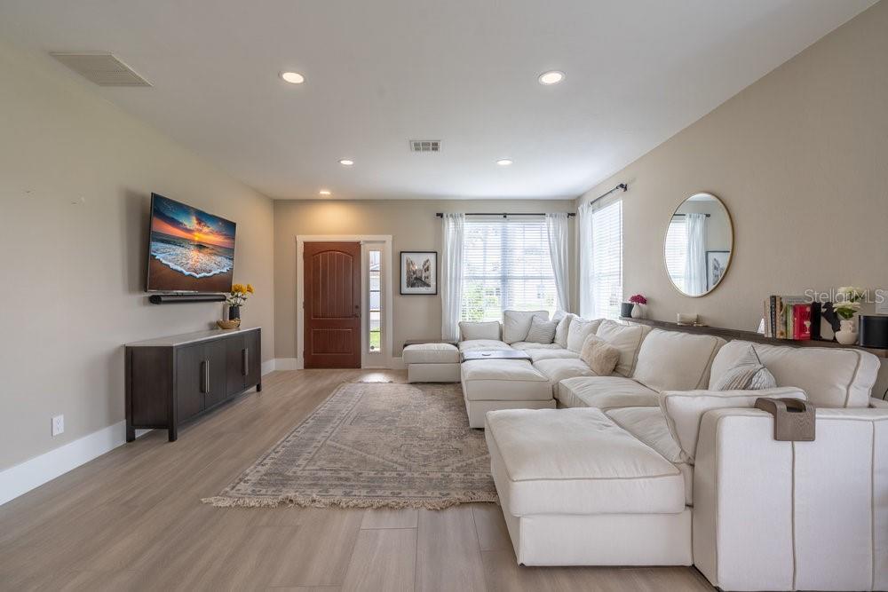 7843 CAMERON CIR