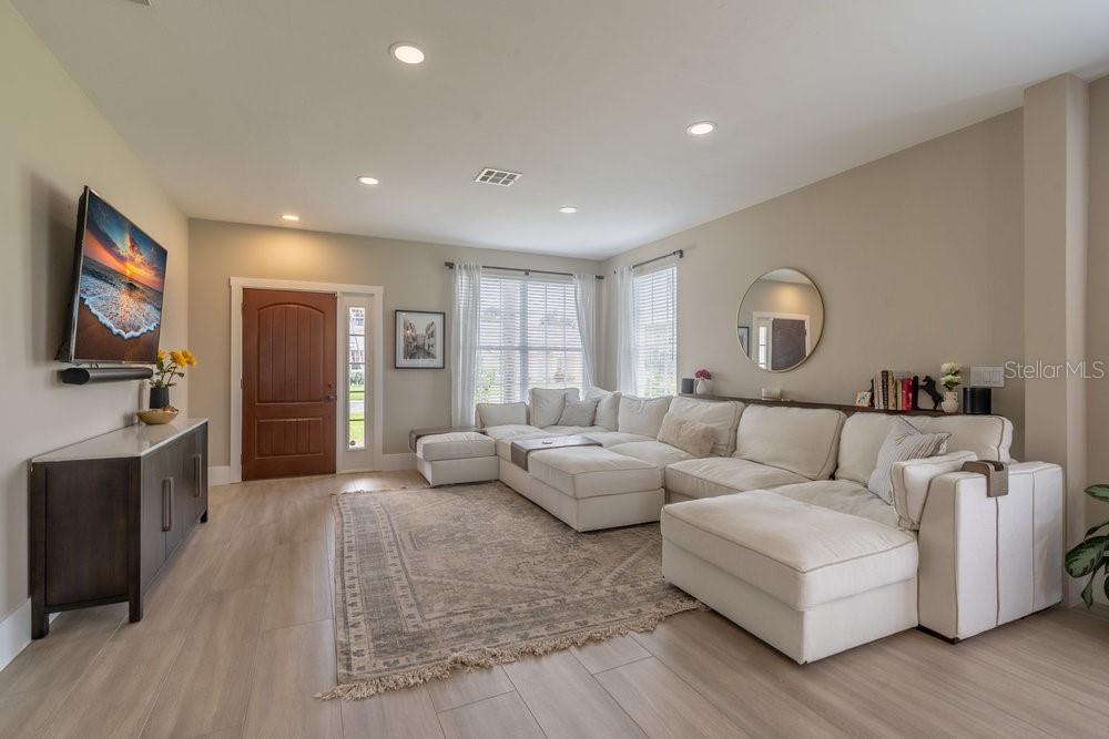 7843 CAMERON CIR