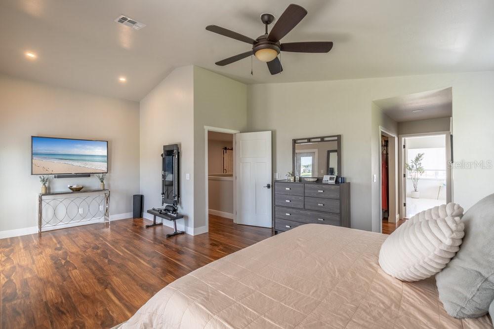 7843 CAMERON CIR