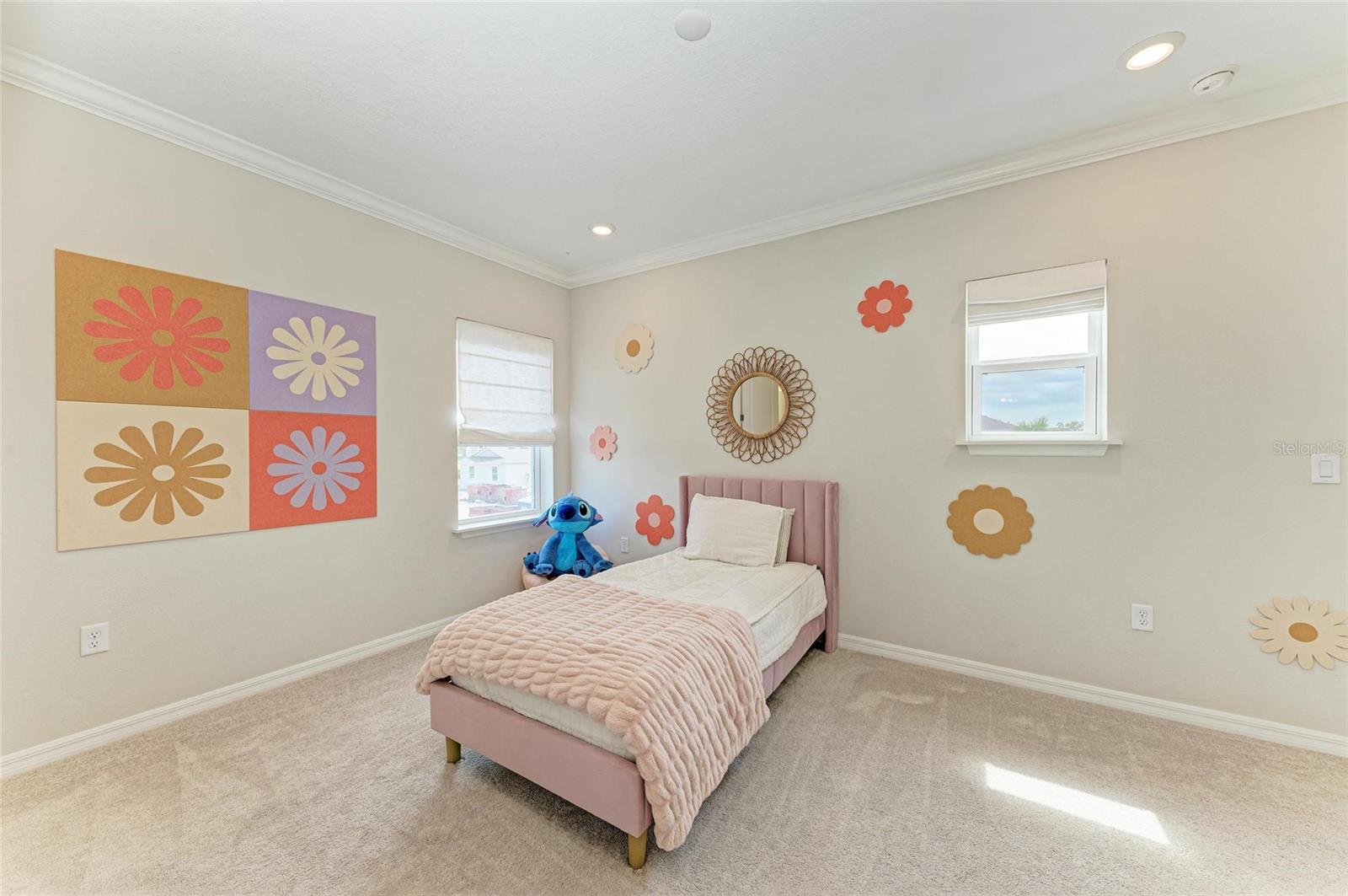 9109 RADIANT CIR