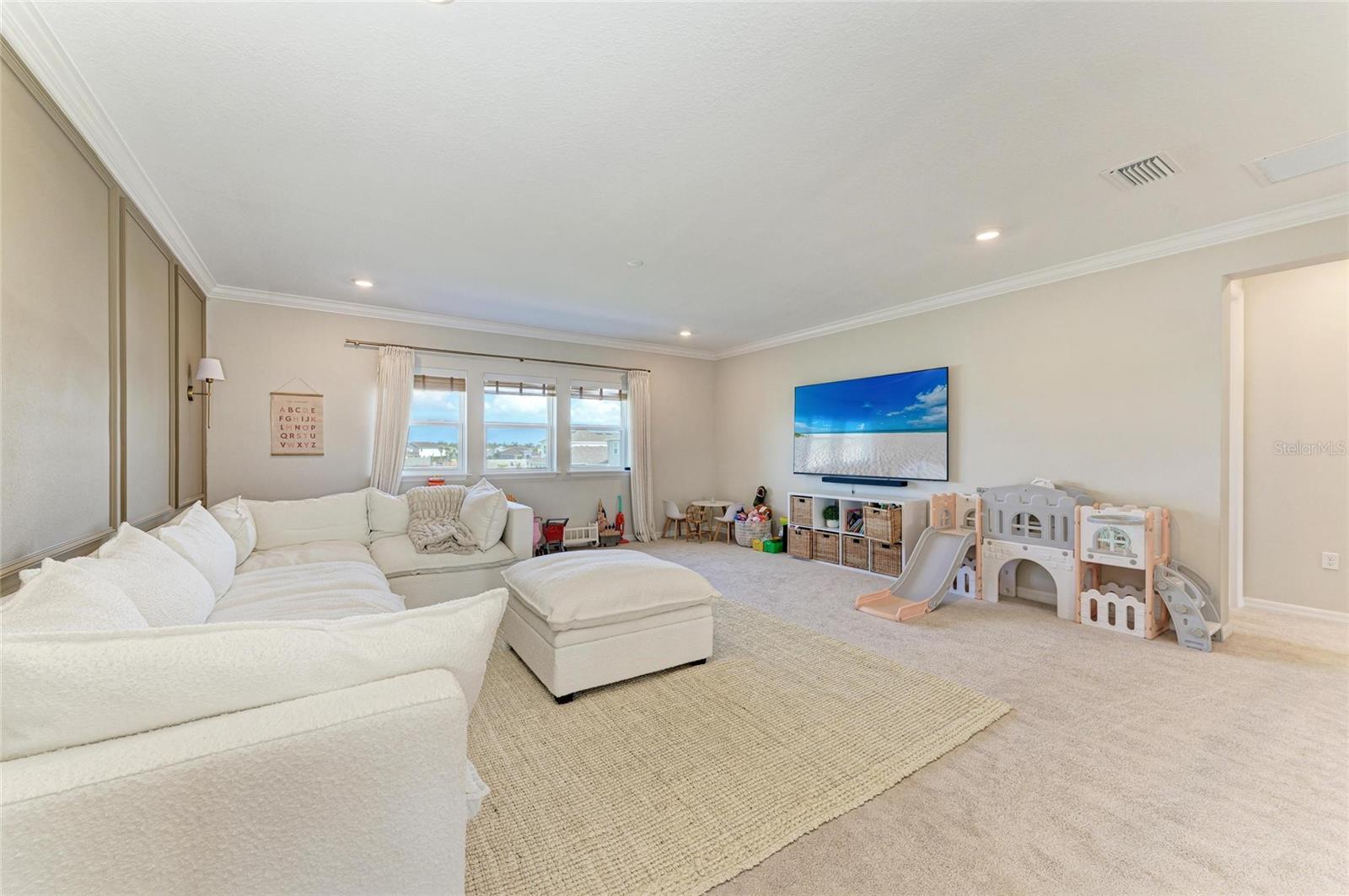 9109 RADIANT CIR