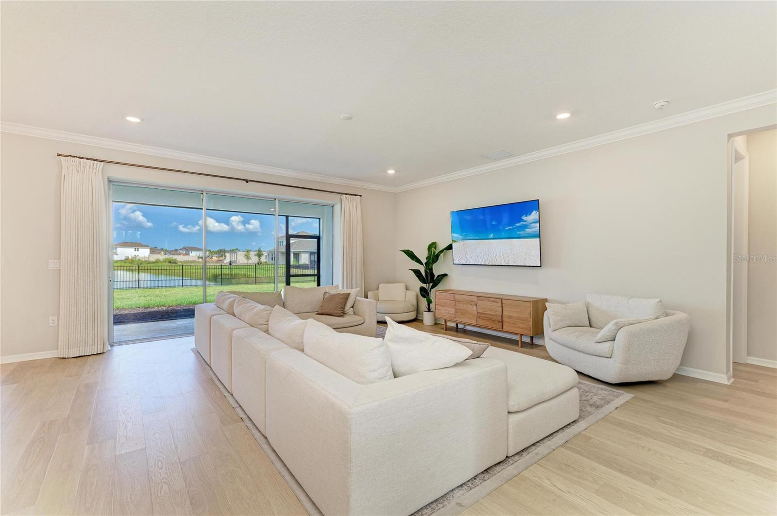 9109 RADIANT CIR
