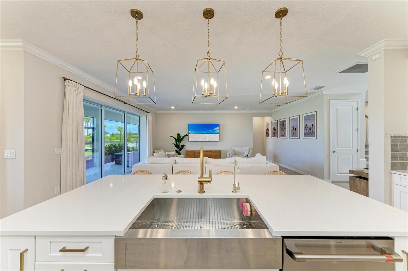 9109 RADIANT CIR
