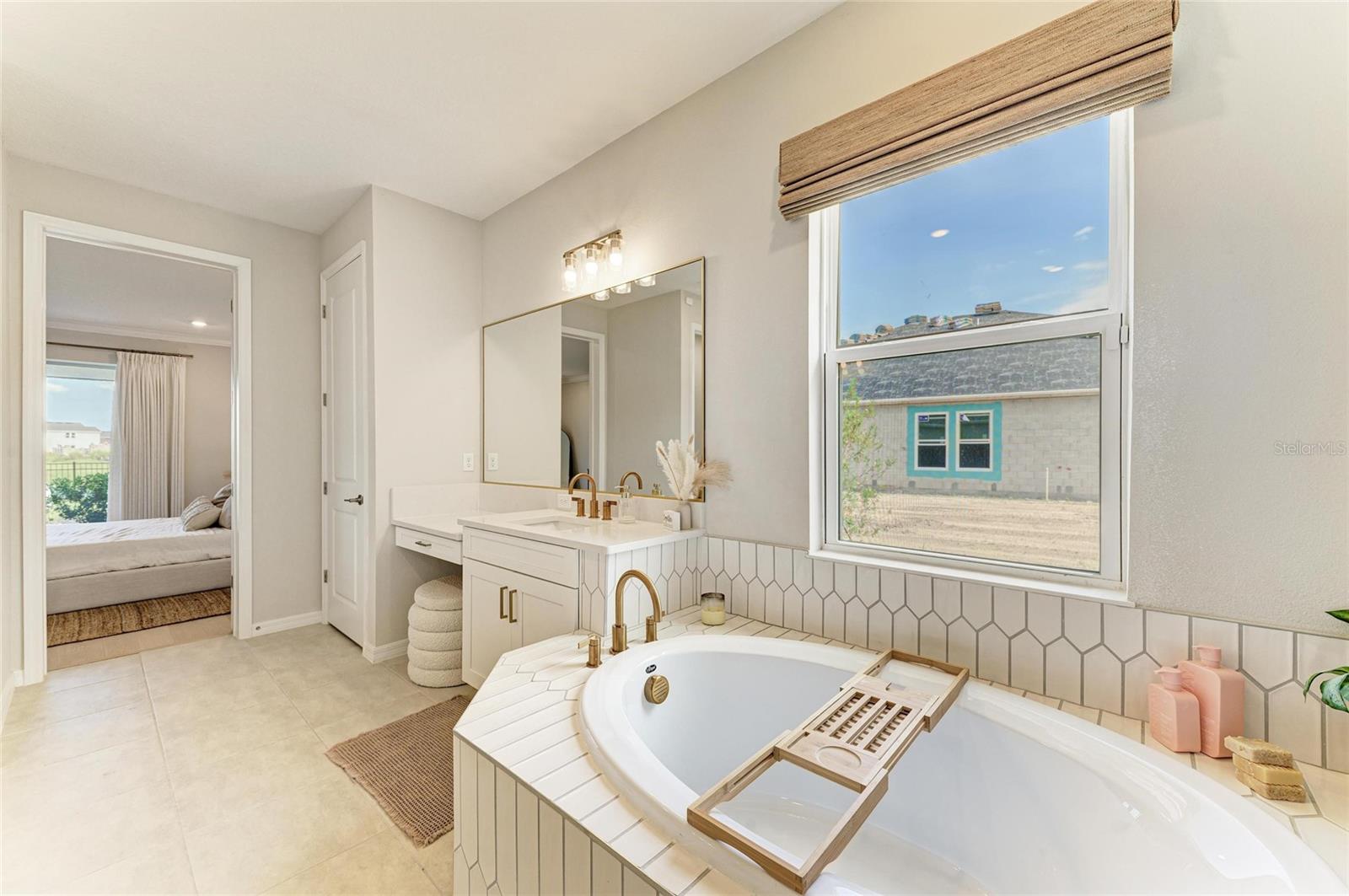 9109 RADIANT CIR