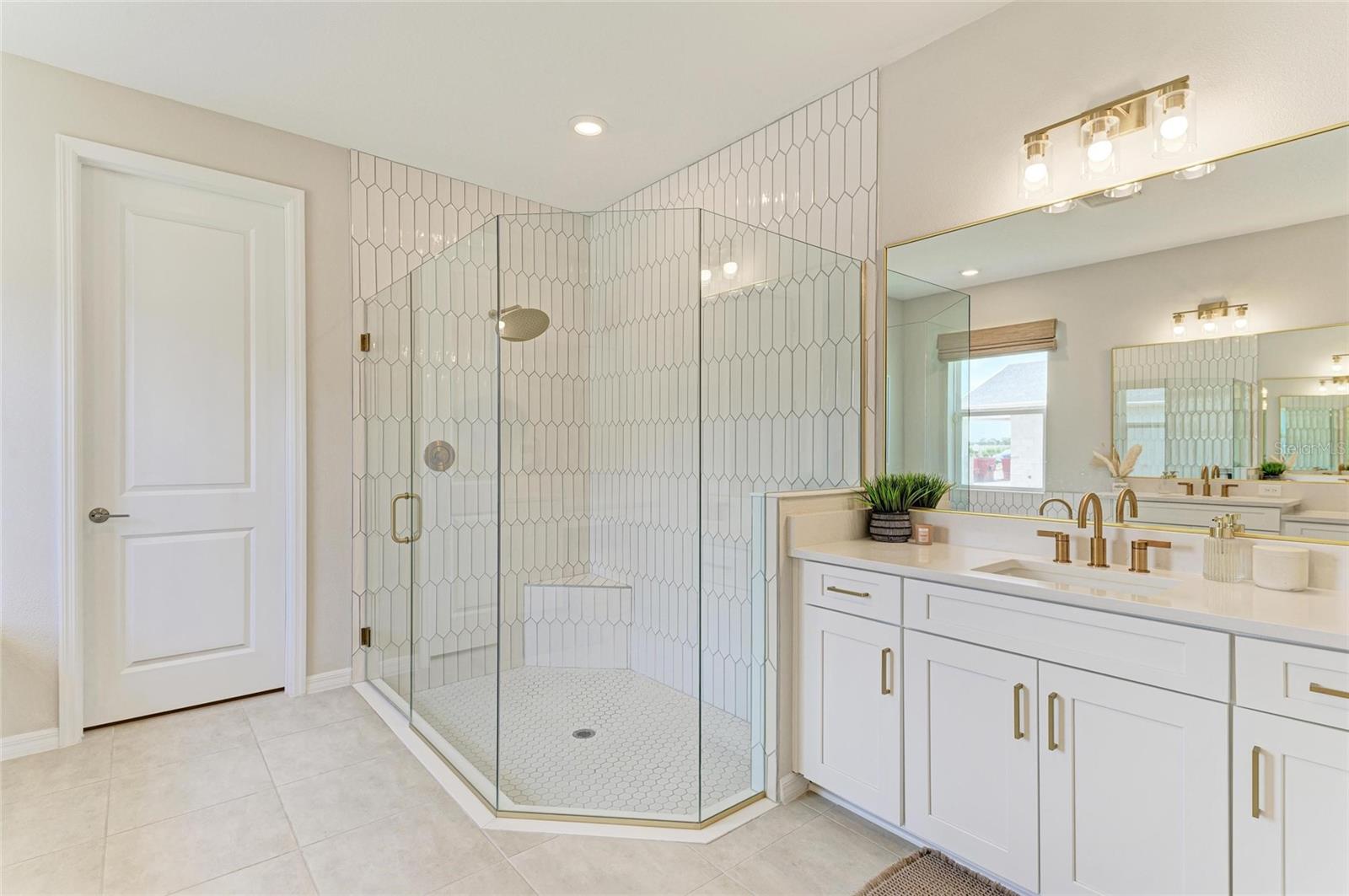 9109 RADIANT CIR