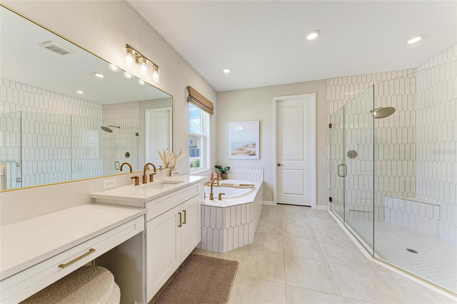 9109 RADIANT CIR