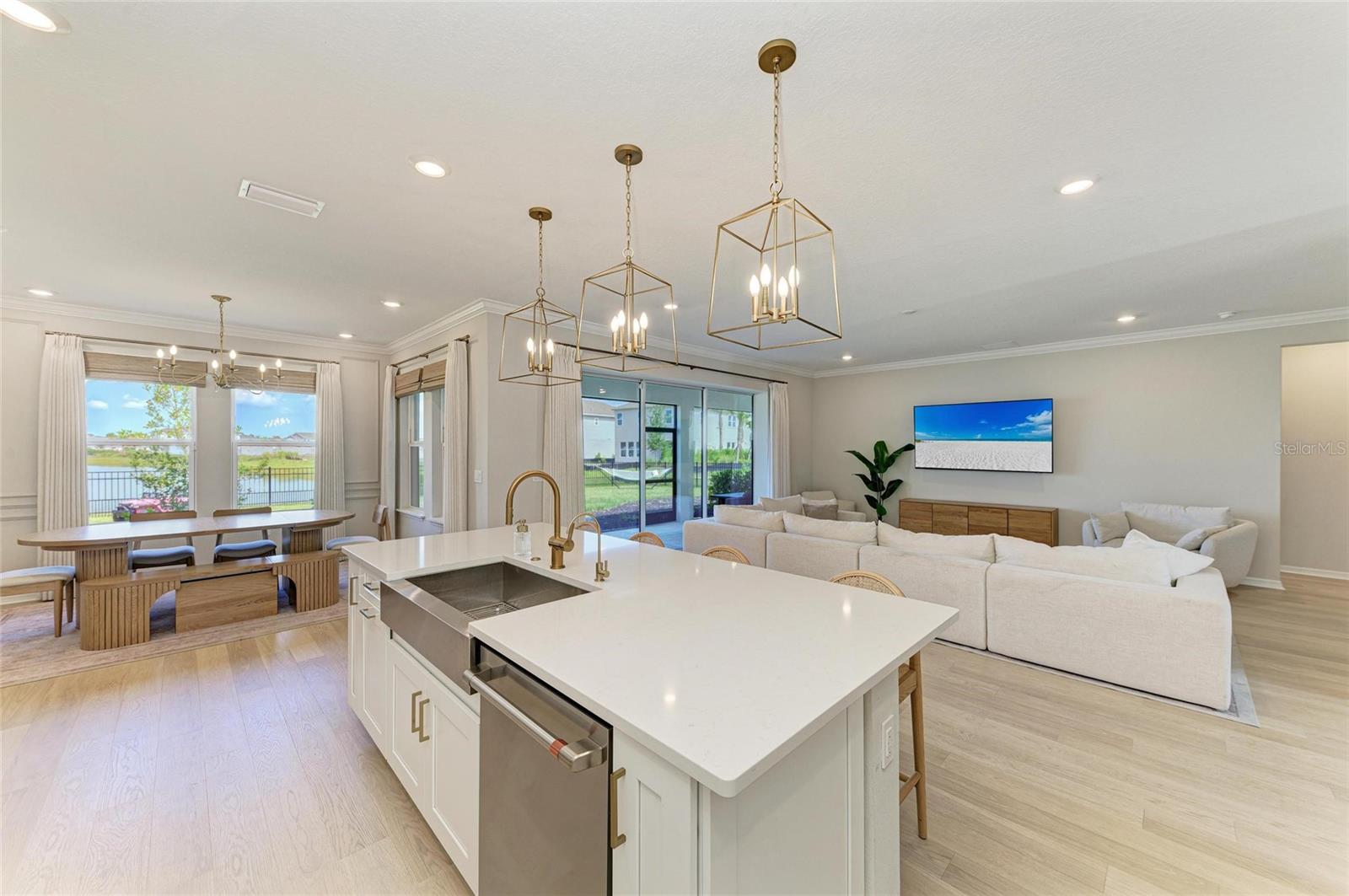 9109 RADIANT CIR