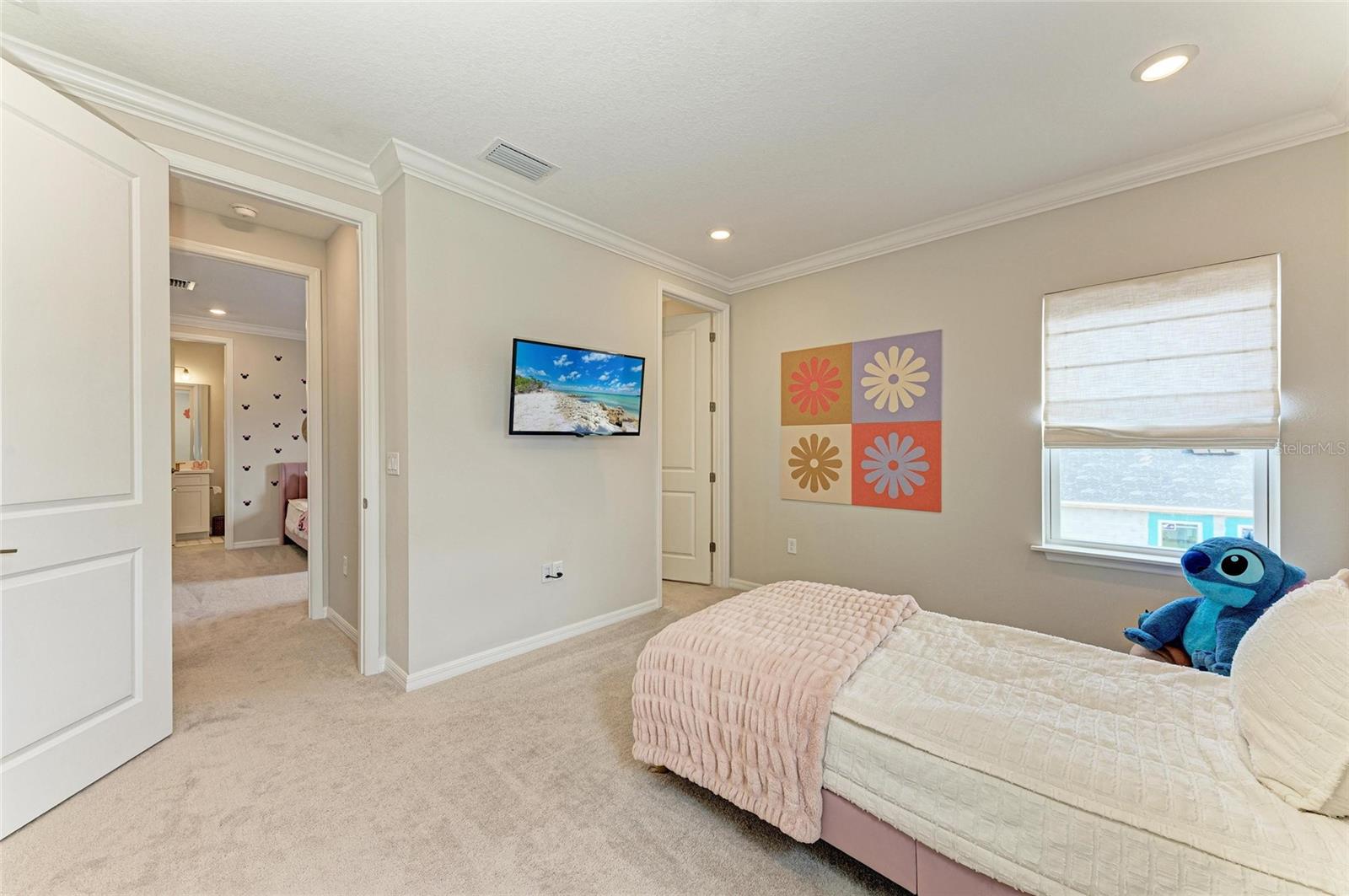 9109 RADIANT CIR
