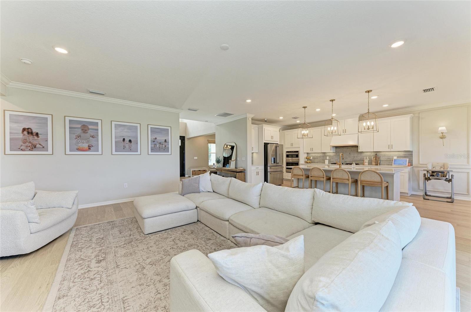 9109 RADIANT CIR