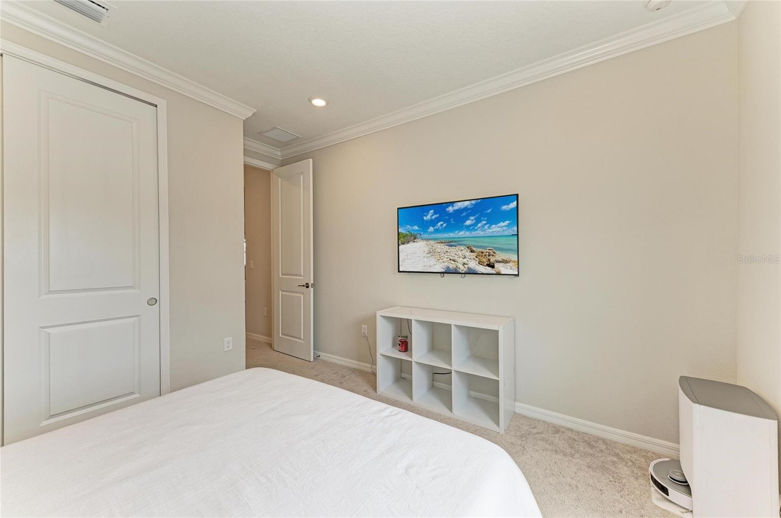9109 RADIANT CIR