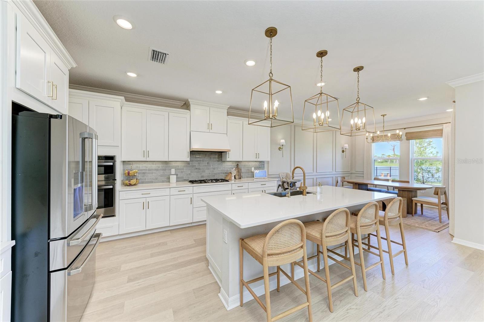 9109 RADIANT CIR