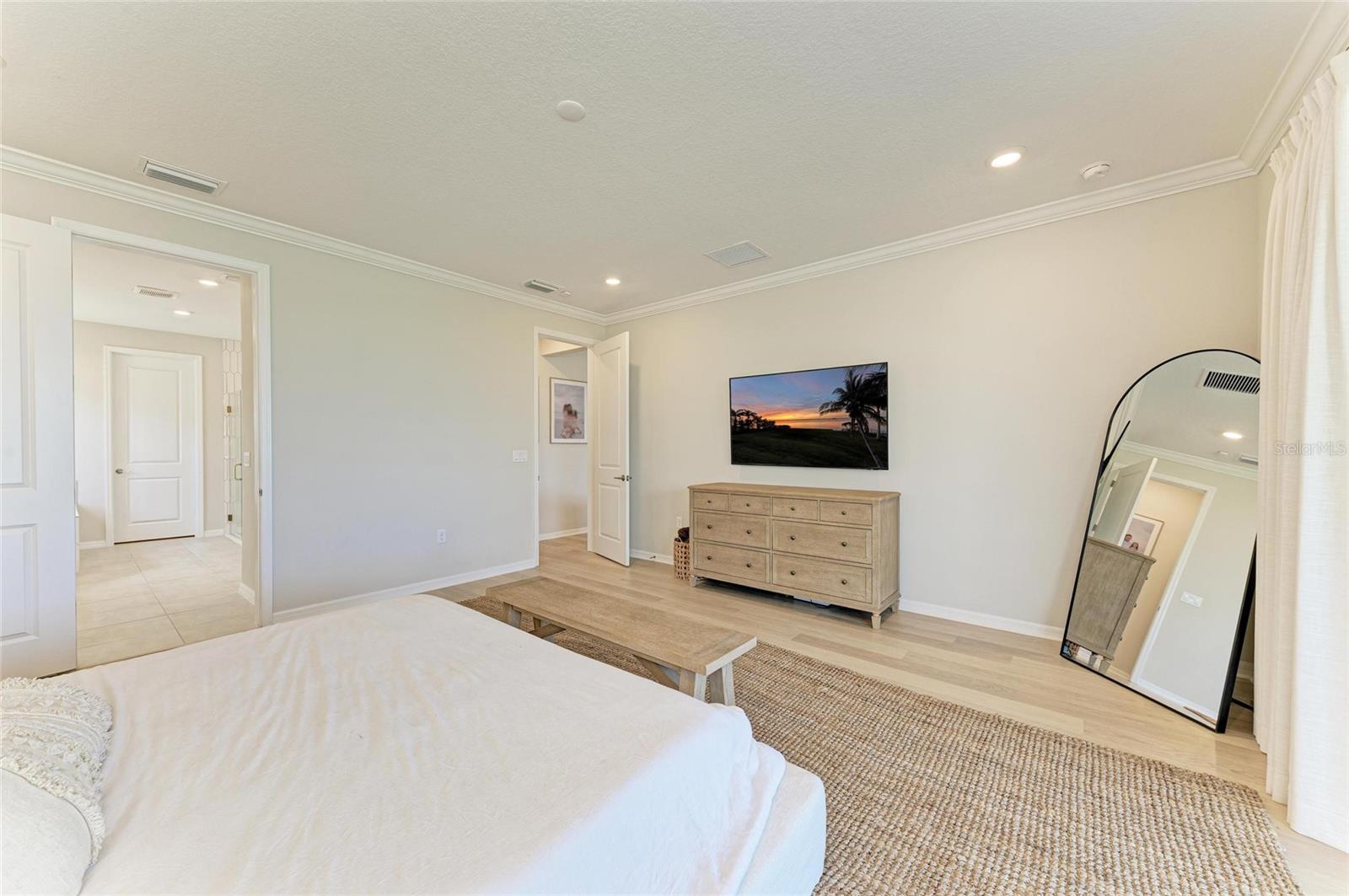 9109 RADIANT CIR