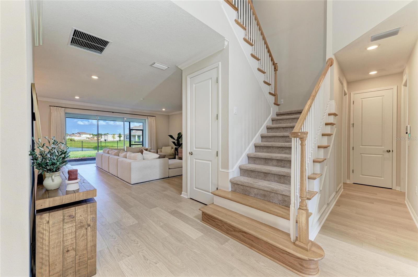 9109 RADIANT CIR